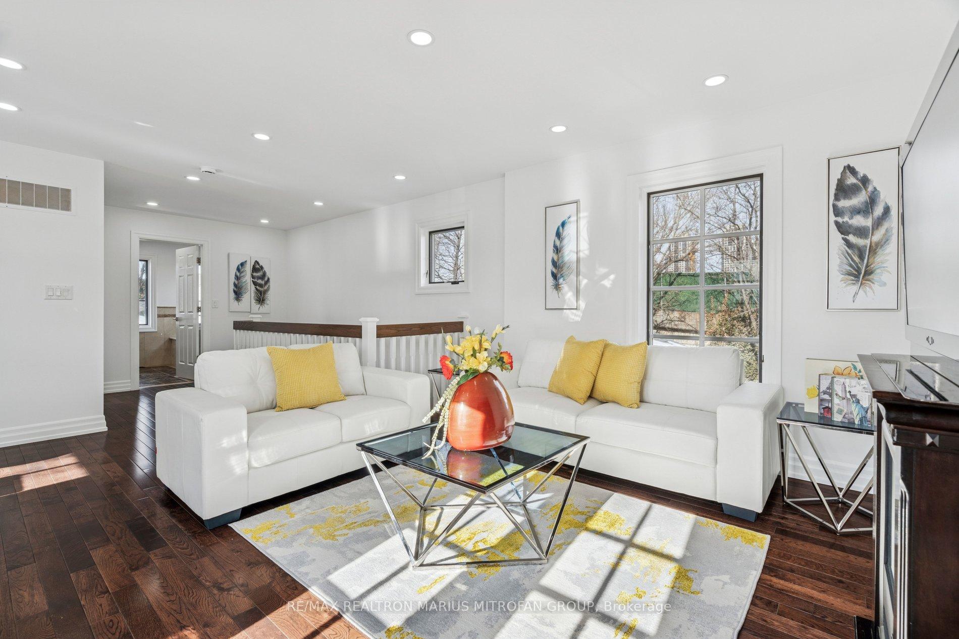 Photo 26 of 7 Rollins Place, Etobicoke, Islington-City Centre West — HOMEH