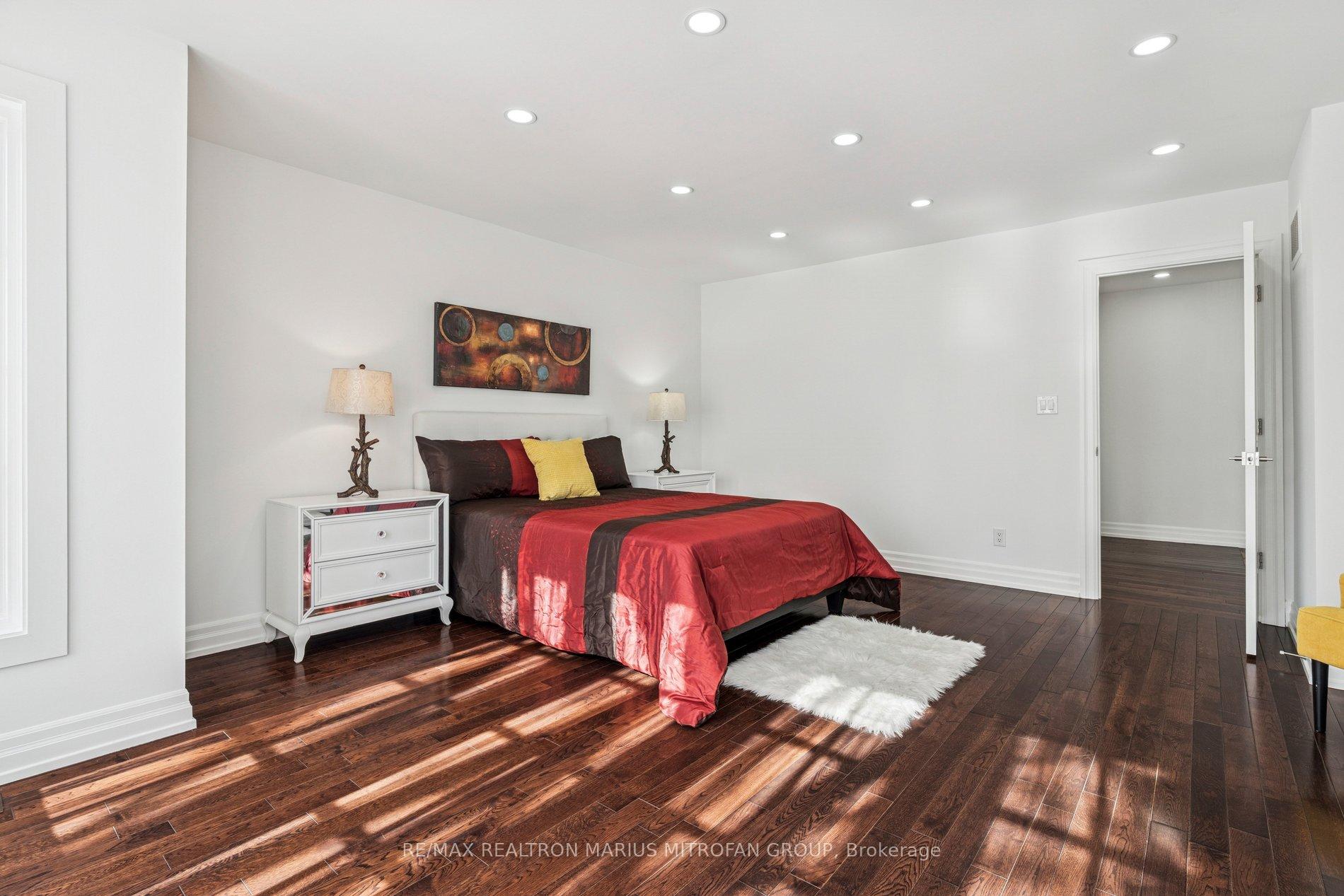 Photo 32 of 7 Rollins Place, Etobicoke, Islington-City Centre West — HOMEH