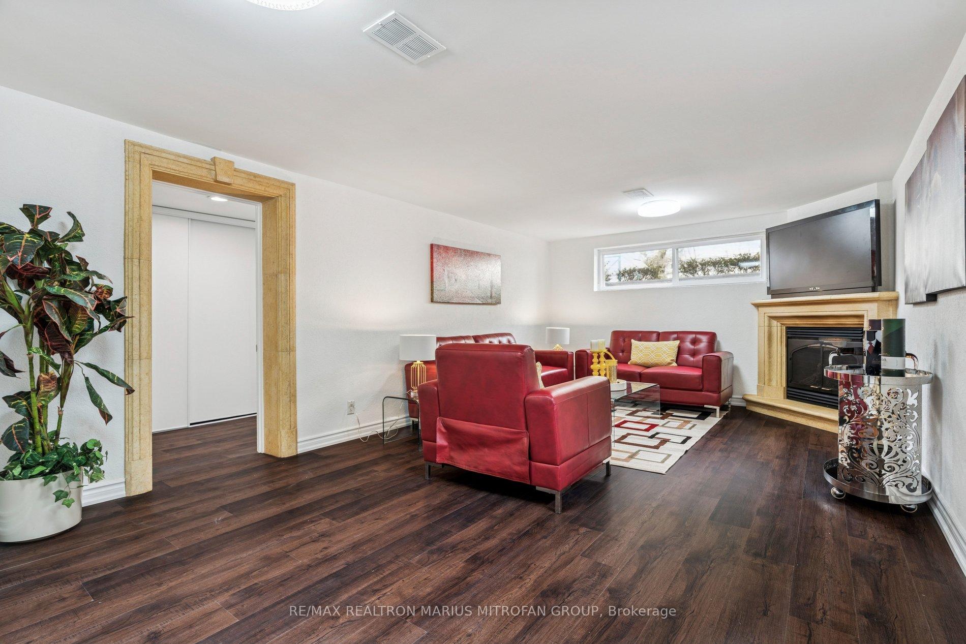Photo 36 of 7 Rollins Place, Etobicoke, Islington-City Centre West — HOMEH