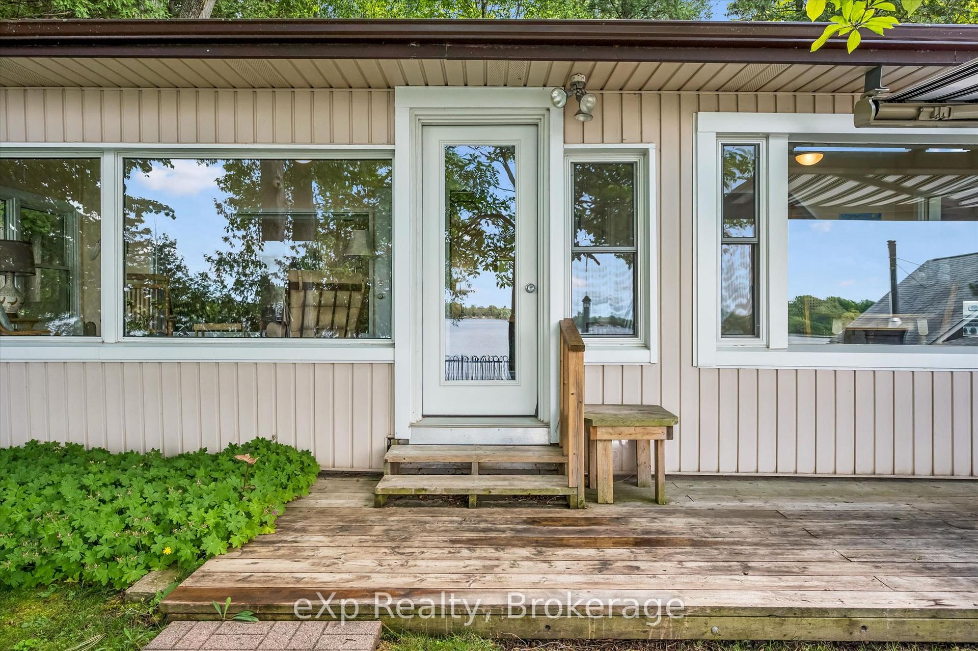 Photo 12 of 20 Clergy Lane, Puslinch, Puslinch Lake Settlement Areas — HOMEH