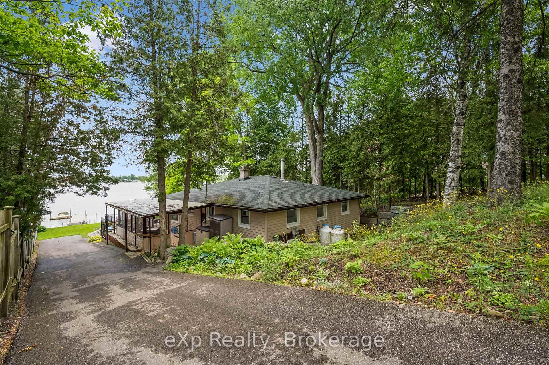 Photo 39 of 20 Clergy Lane, Puslinch, Puslinch Lake Settlement Areas — HOMEH
