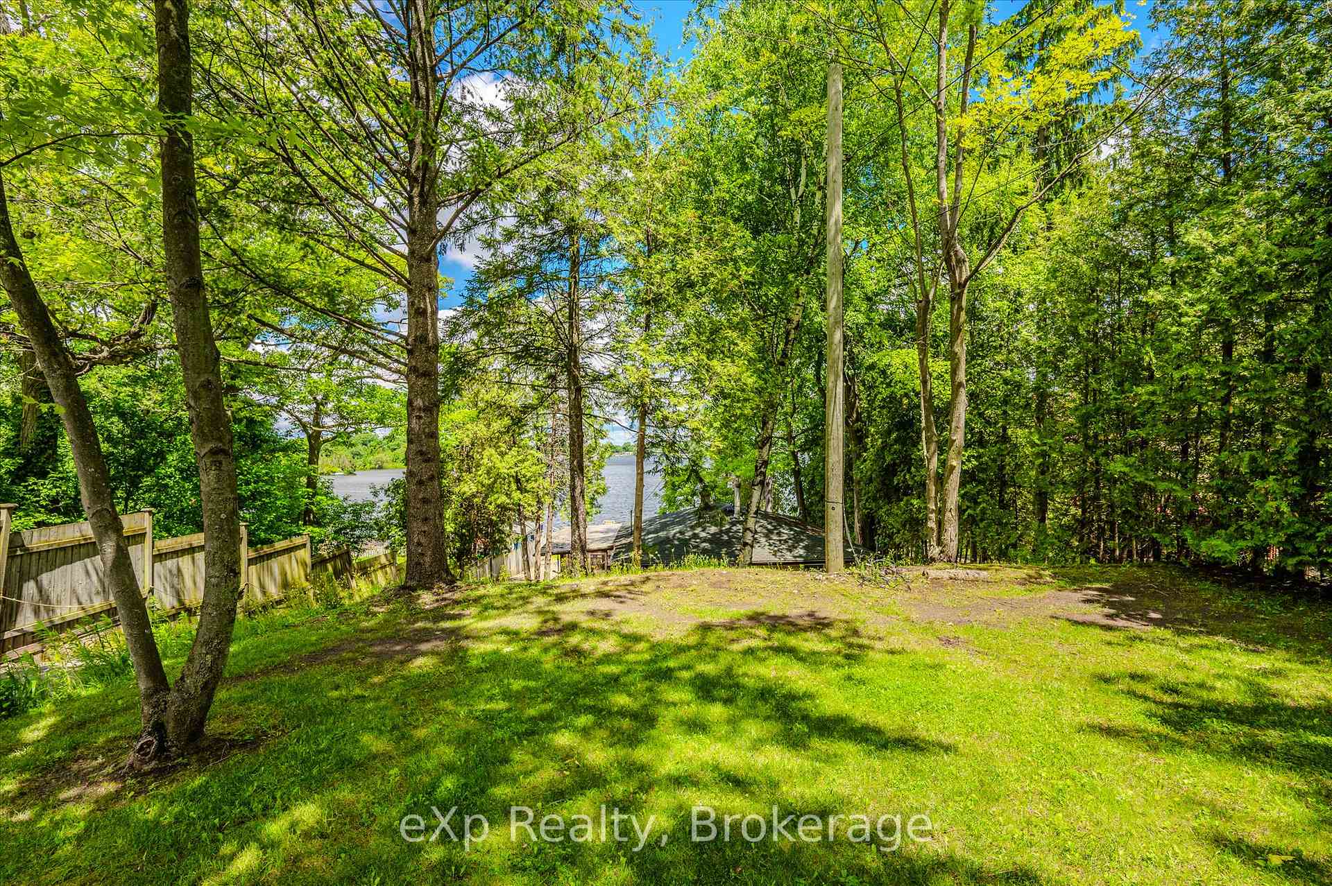 Photo 40 of 20 Clergy Lane, Puslinch, Puslinch Lake Settlement Areas — HOMEH