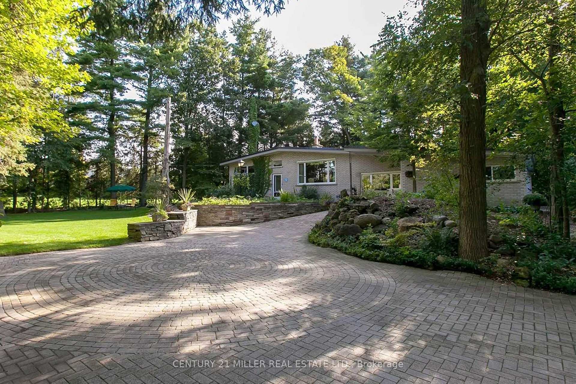 Photo 4 of 2602 No 2 Side Road, Burlington, Rural Burlington — HOMEH