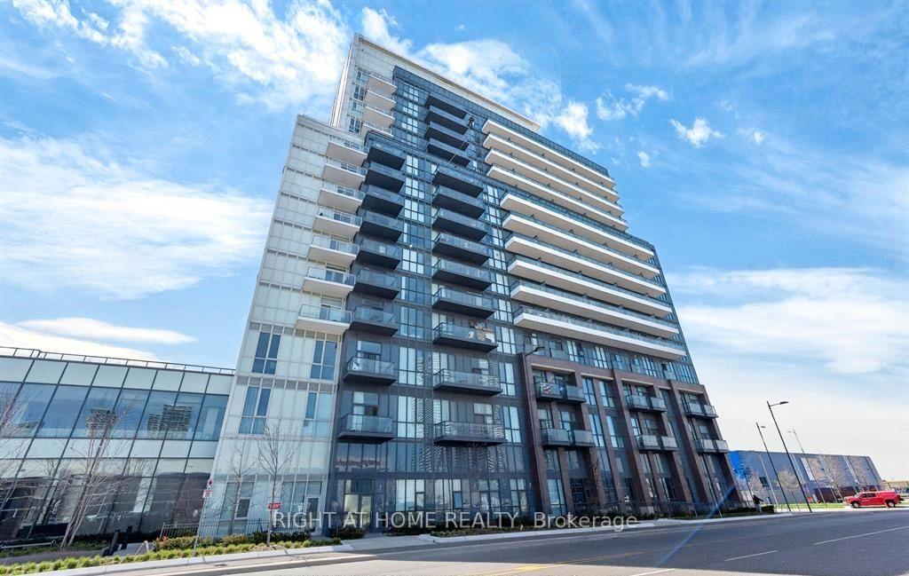 Front of Unit 915, 10 Honeycrisp Crescent