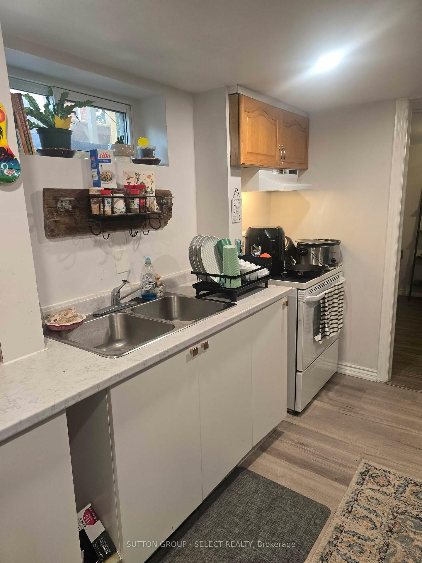 Photo 16 of 566 Chester Street, London, South G — HOMEH