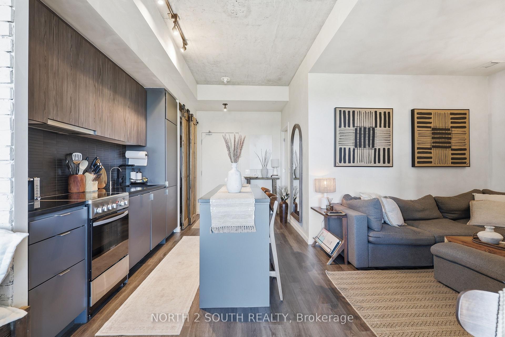 Photo 4 of Unit 717, 7 Smith Crescent, Etobicoke, Stonegate-Queensway — HOMEH