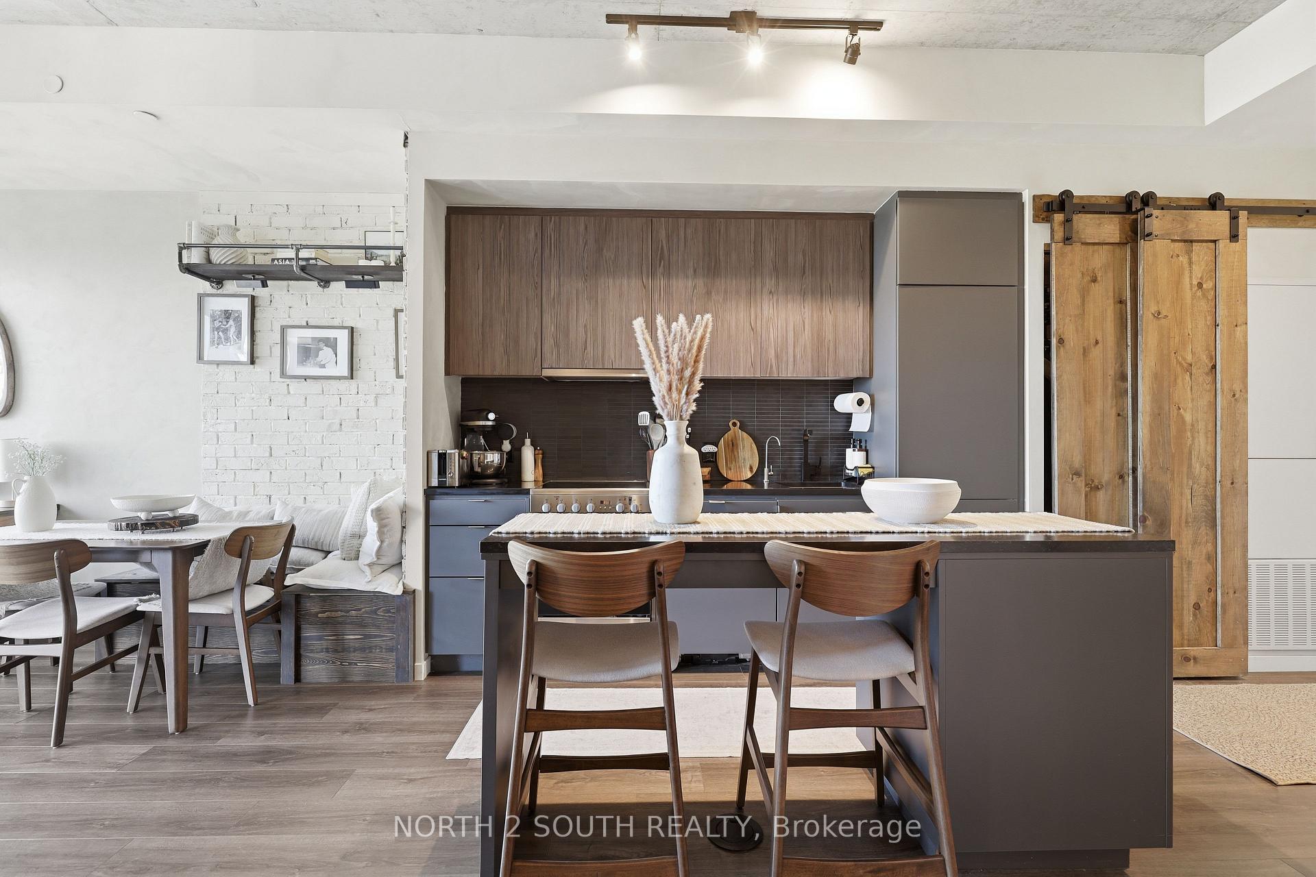 Photo 5 of Unit 717, 7 Smith Crescent, Etobicoke, Stonegate-Queensway — HOMEH