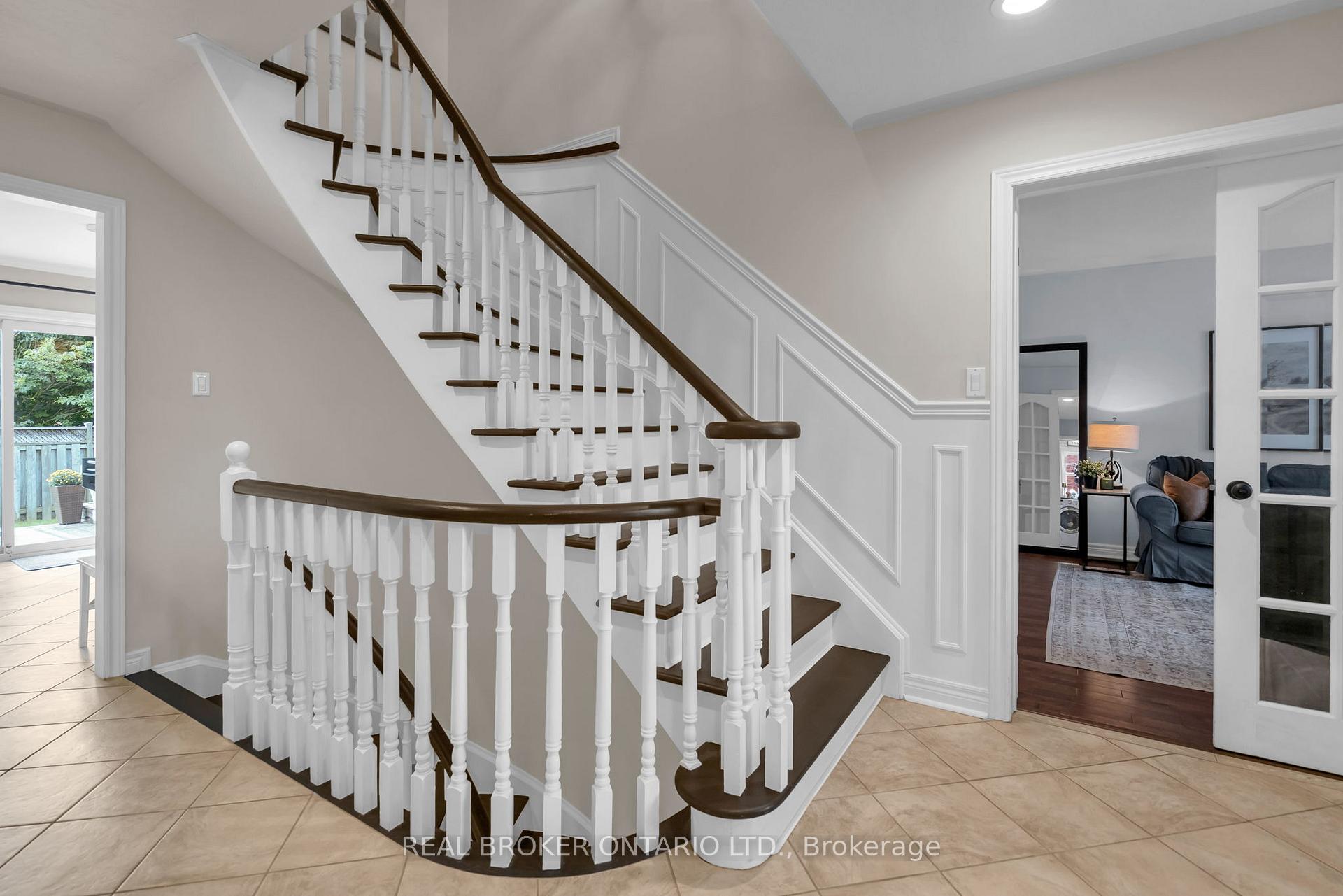 Photo 4 of 5 Amberview Drive, Georgina, Keswick South — HOMEH