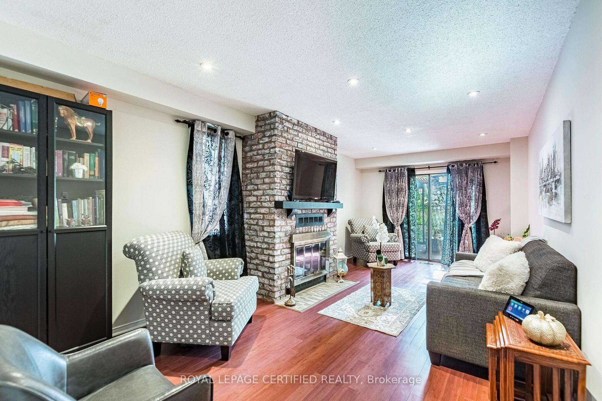 Photo 8 of 251 Elgin Drive, Brampton, Fletcher's West — HOMEH