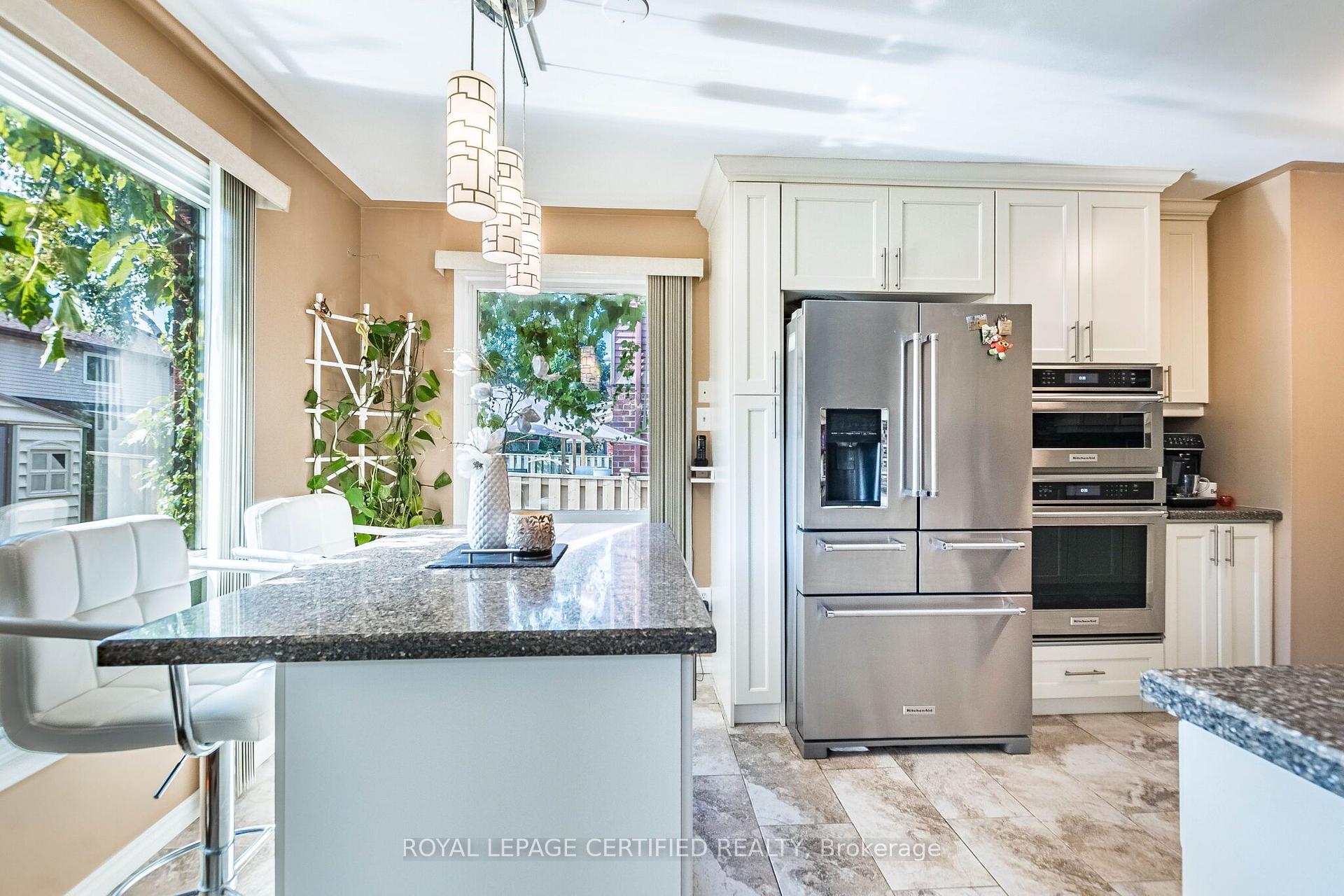 Photo 10 of 251 Elgin Drive, Brampton, Fletcher's West — HOMEH
