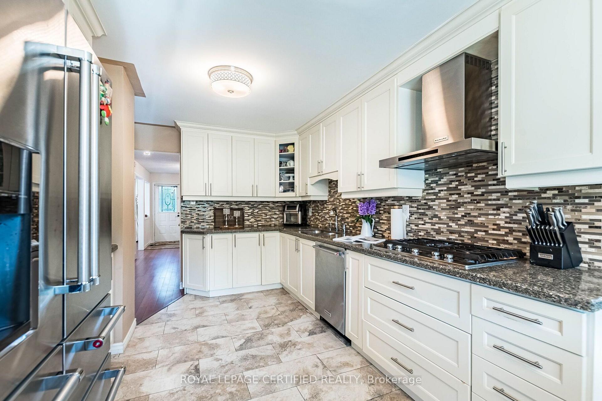 Photo 13 of 251 Elgin Drive, Brampton, Fletcher's West — HOMEH