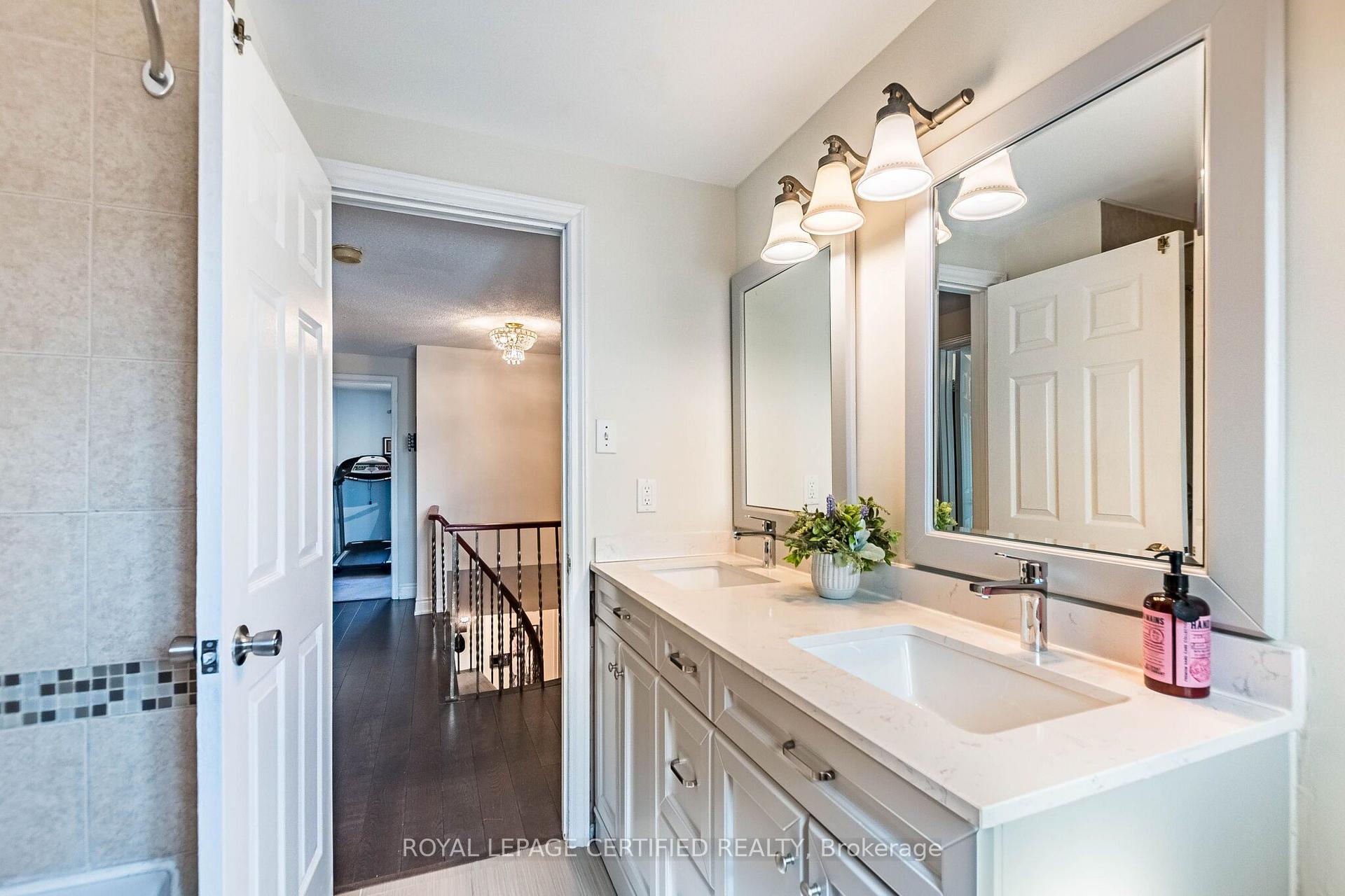 Photo 30 of 251 Elgin Drive, Brampton, Fletcher's West — HOMEH