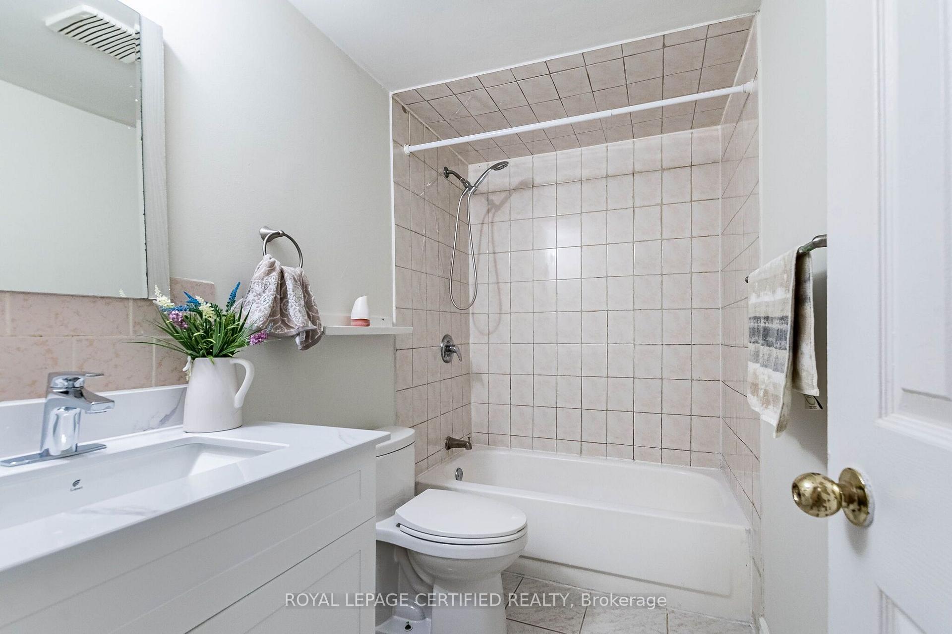 Photo 41 of 251 Elgin Drive, Brampton, Fletcher's West — HOMEH