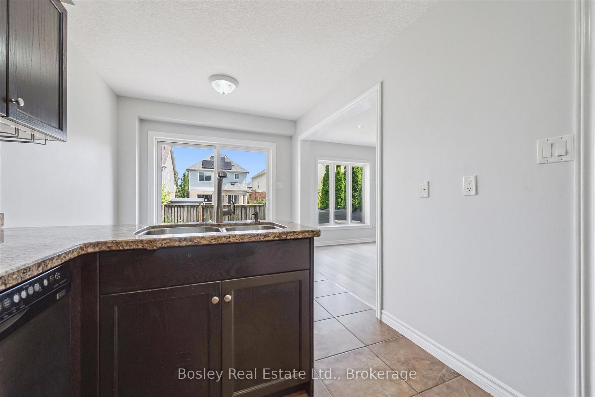Photo 21 of 4 Pearson Street, Guelph, Pineridge/Westminster Woods — HOMEH