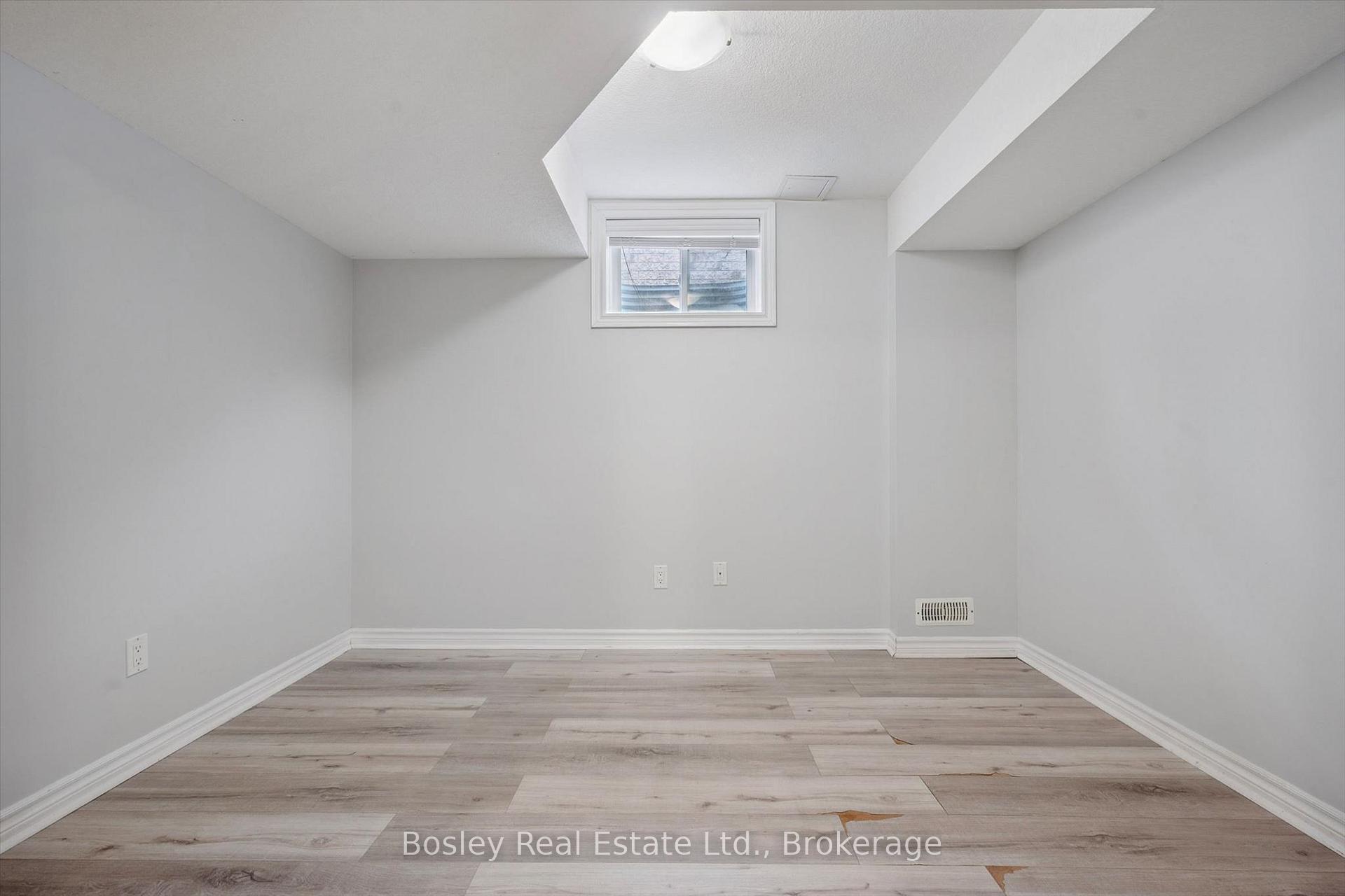 Photo 38 of 4 Pearson Street, Guelph, Pineridge/Westminster Woods — HOMEH