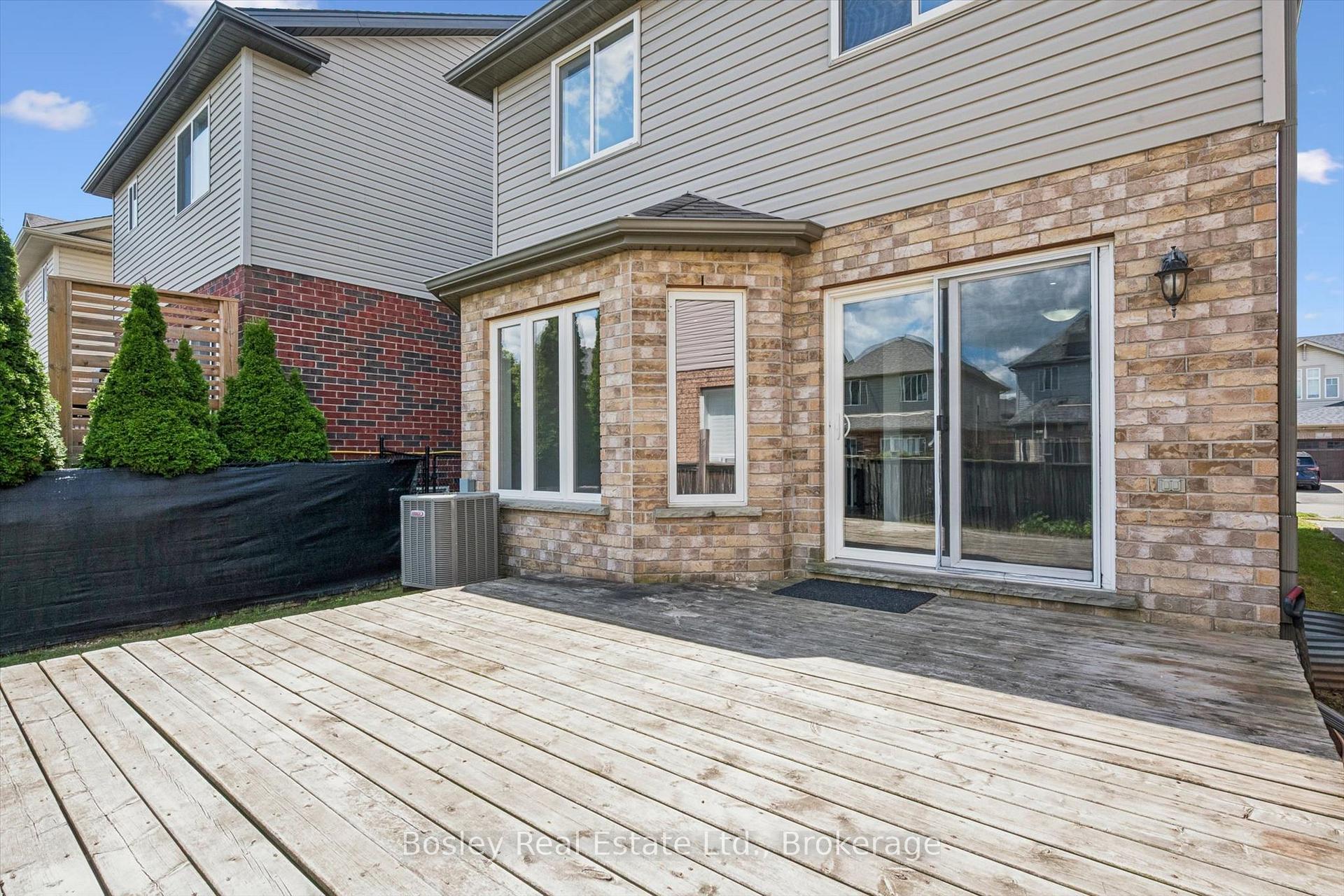 Photo 45 of 4 Pearson Street, Guelph, Pineridge/Westminster Woods — HOMEH
