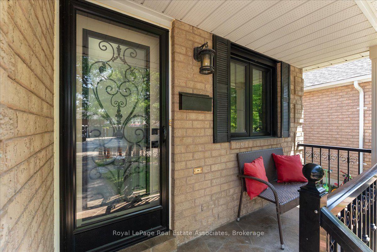 Photo 3 of 1464 Trowbridge Drive, Oshawa, Centennial — HOMEH