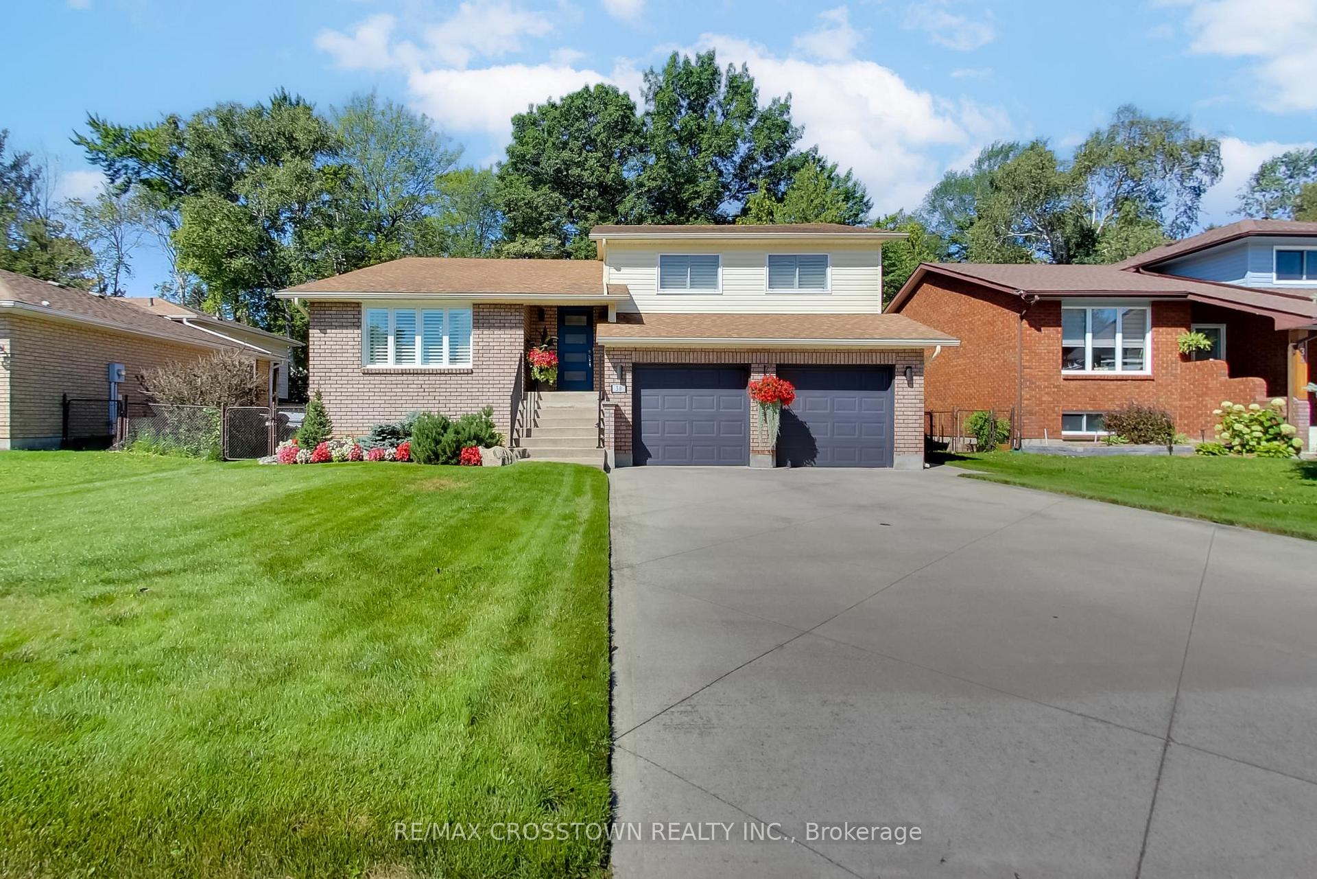 Photo 1 of 38 Innisbrook Drive, Wasaga Beach — HOMEH