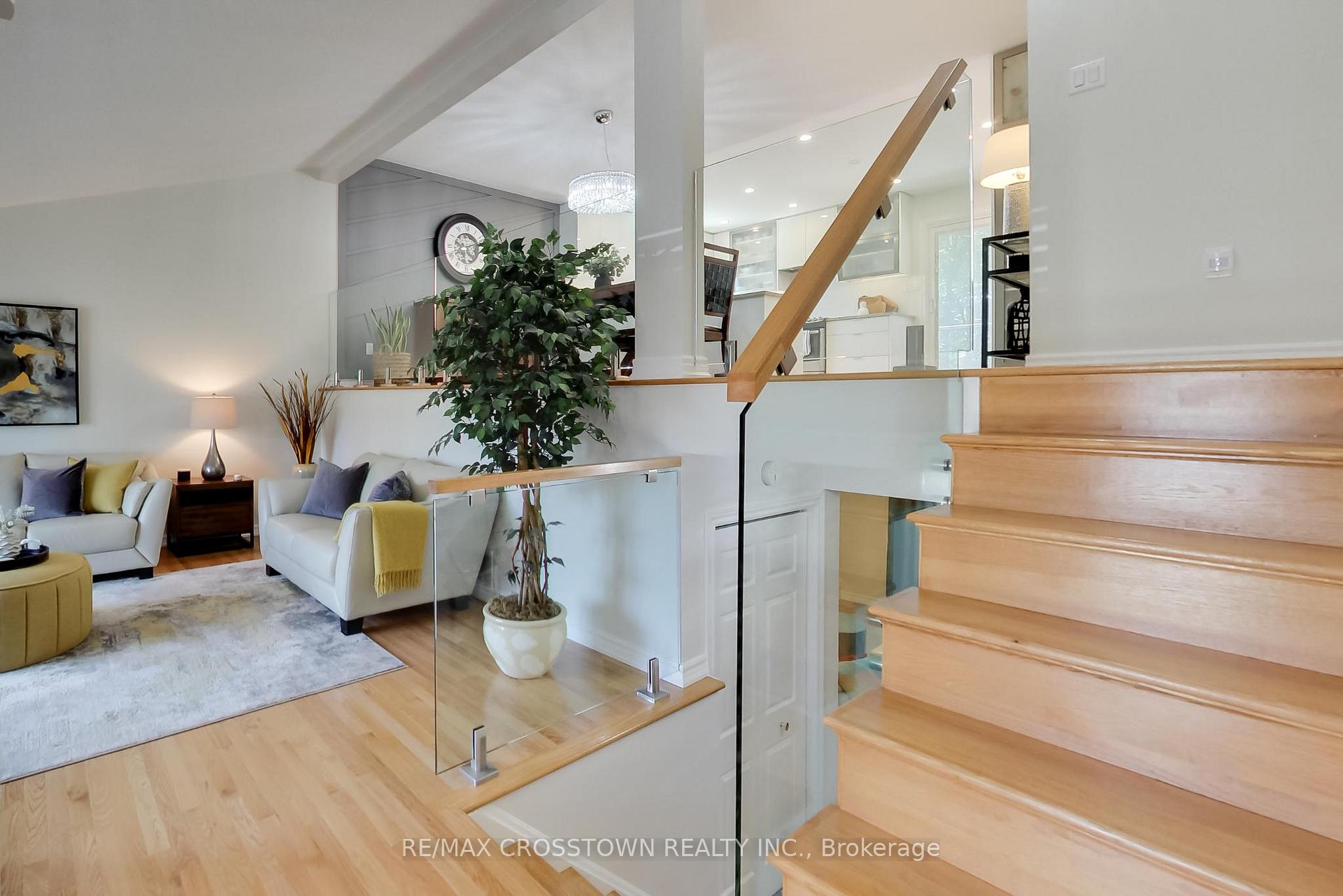 Photo 4 of 38 Innisbrook Drive, Wasaga Beach — HOMEH