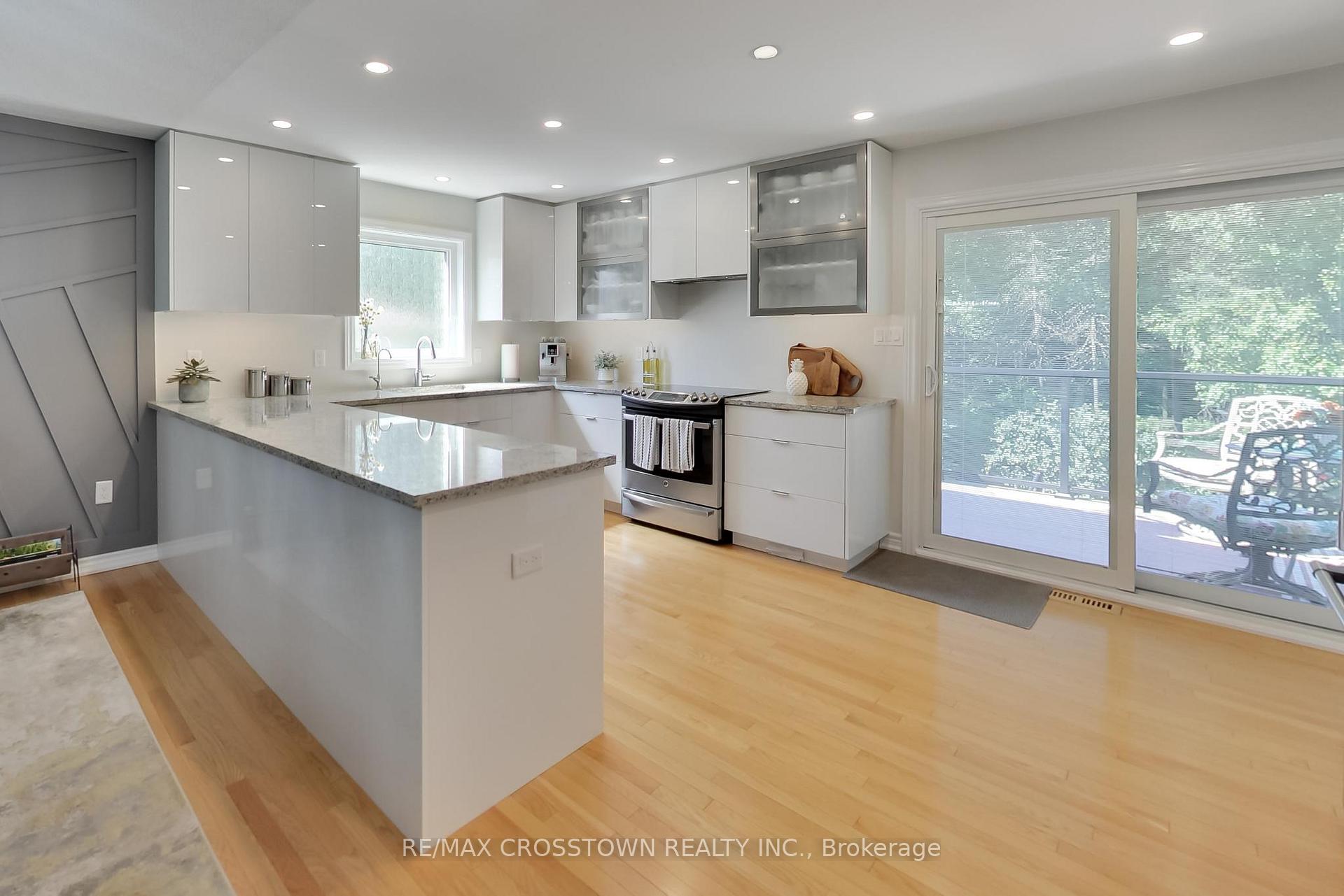 Photo 10 of 38 Innisbrook Drive, Wasaga Beach — HOMEH