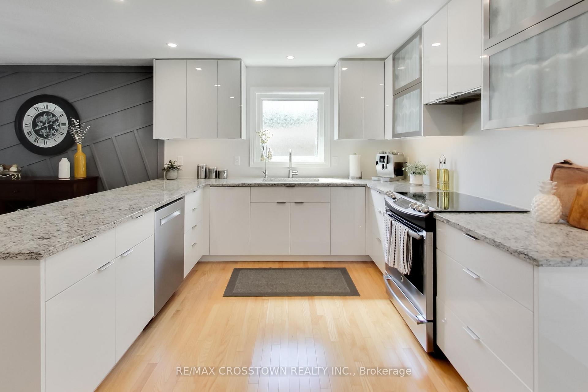 Photo 11 of 38 Innisbrook Drive, Wasaga Beach — HOMEH