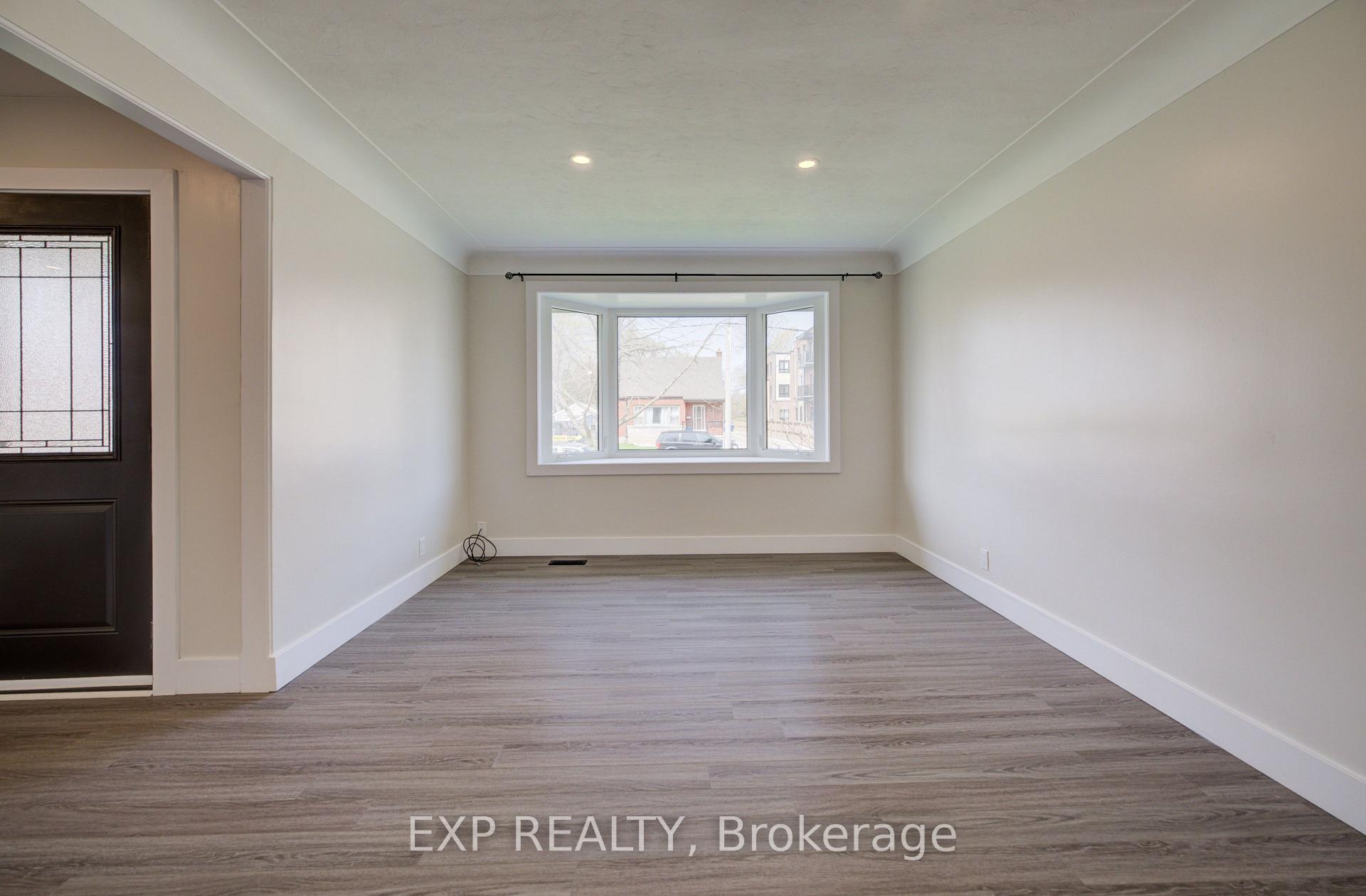 Photo 9 of 361 Prospect Avenue, Kitchener, Stanley Park — HOMEH