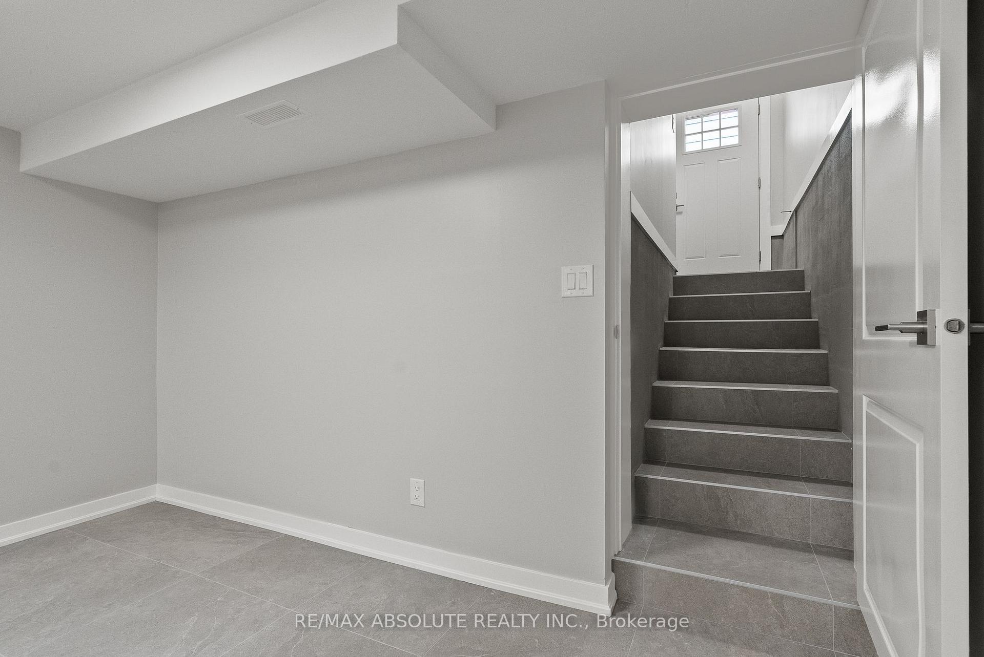 Photo 9 of Unit Unit B (basement), 403 Pleasant Park Road, Ottawa, Alta Vista/Faircrest Heights — HOMEH
