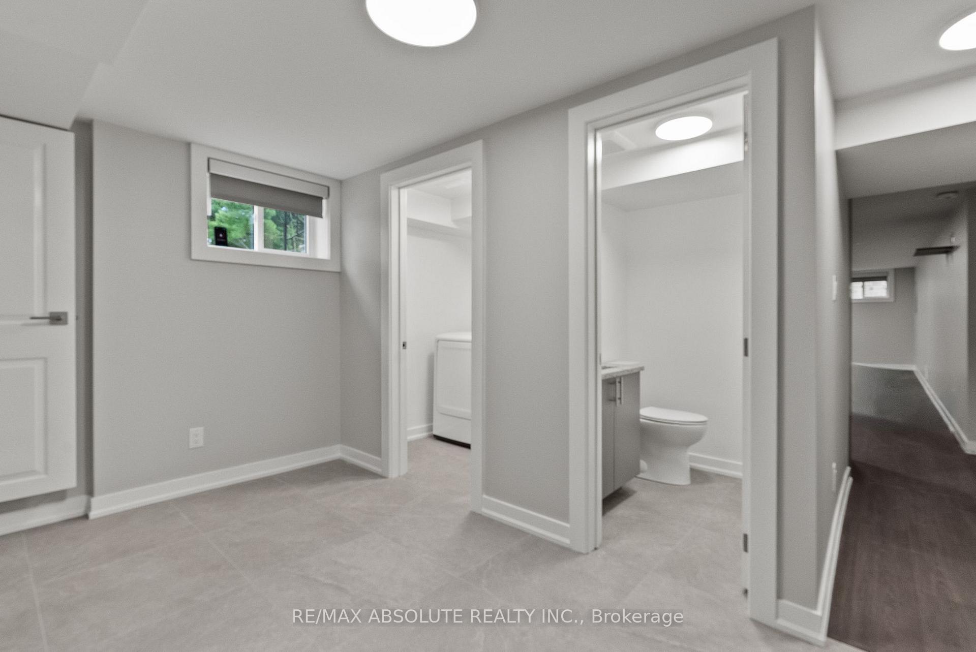 Photo 10 of Unit Unit B (basement), 403 Pleasant Park Road, Ottawa, Alta Vista/Faircrest Heights — HOMEH