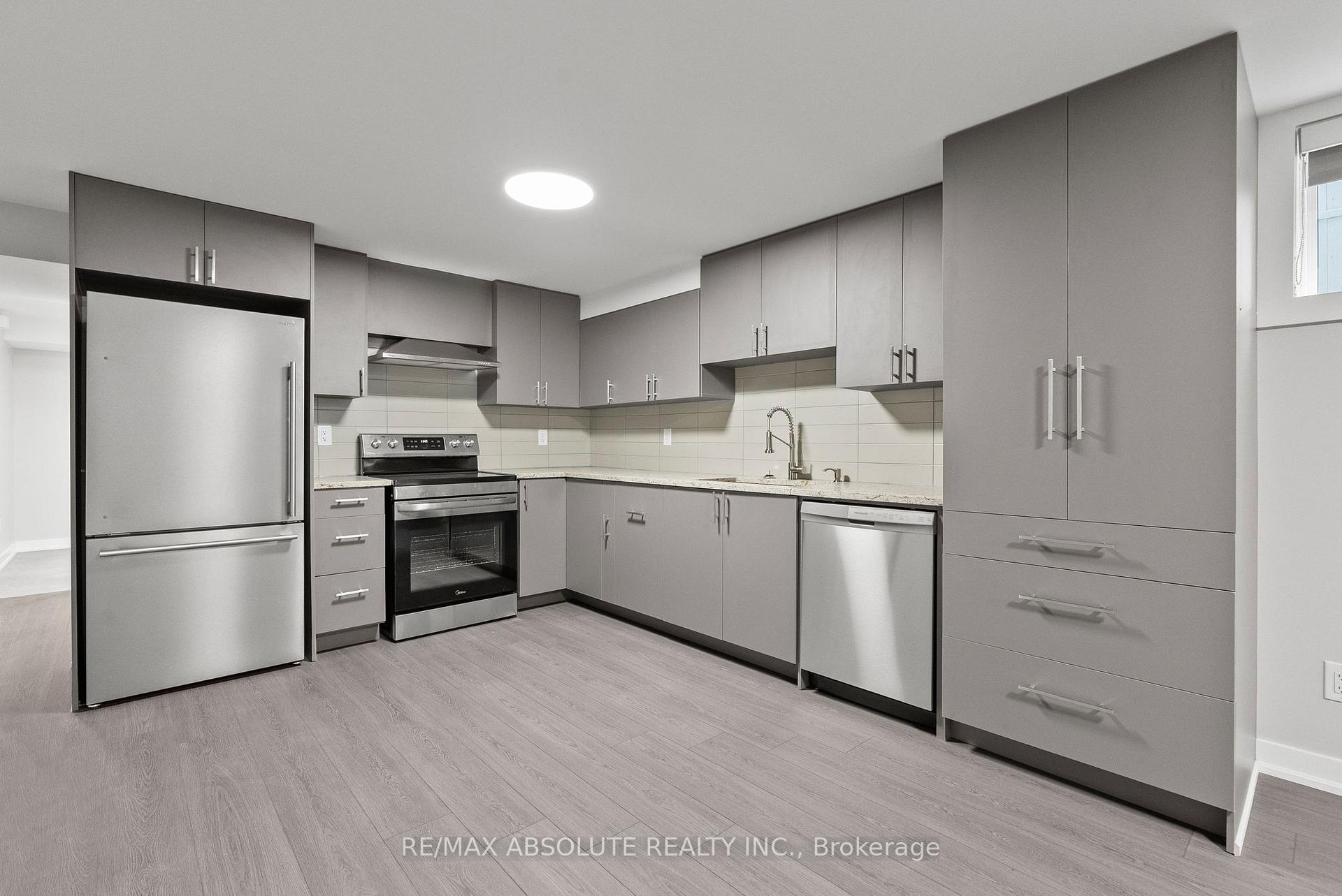 Photo 13 of Unit Unit B (basement), 403 Pleasant Park Road, Ottawa, Alta Vista/Faircrest Heights — HOMEH