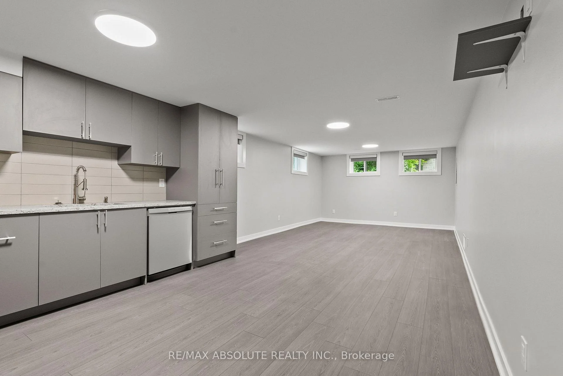 Photo 18 of Unit Unit B (basement), 403 Pleasant Park Road, Ottawa, Alta Vista/Faircrest Heights — HOMEH