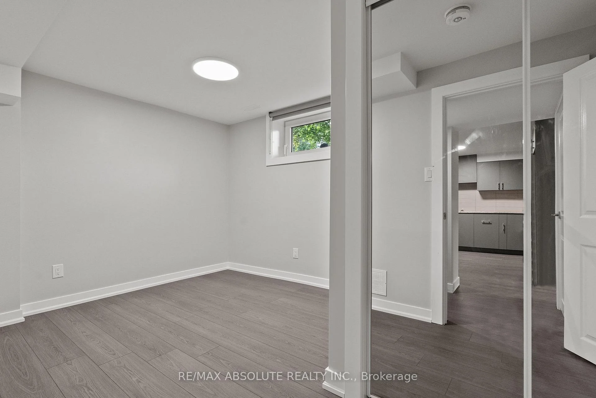 Photo 22 of Unit Unit B (basement), 403 Pleasant Park Road, Ottawa, Alta Vista/Faircrest Heights — HOMEH