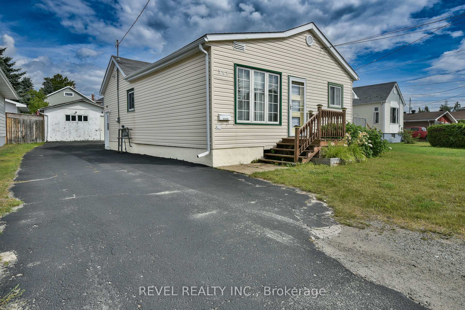 Photo 2 of 548 Cedar Street S, Timmins, TS - SE — HOMEH