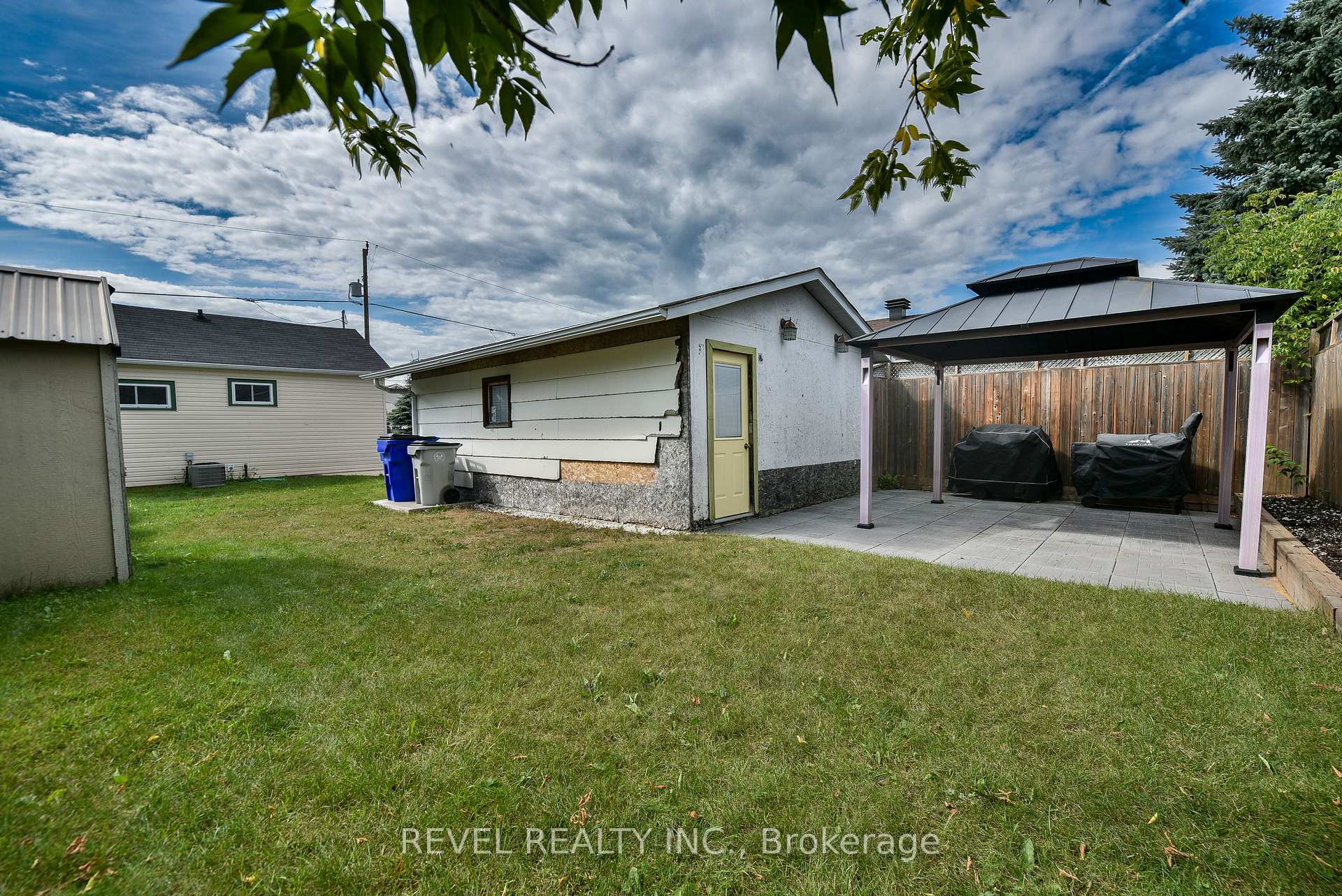 Photo 5 of 548 Cedar Street S, Timmins, TS - SE — HOMEH