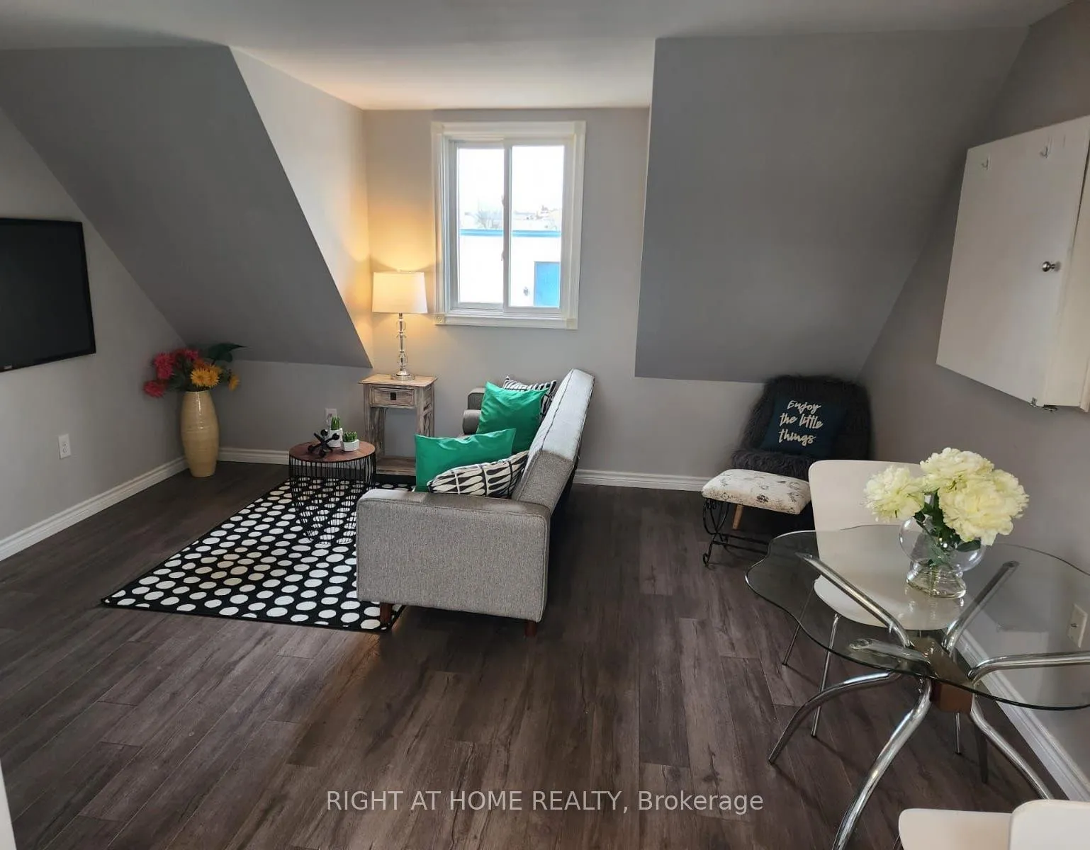 Photo 3 of Unit #3, 113 John Street, Barrie, Sanford — HOMEH