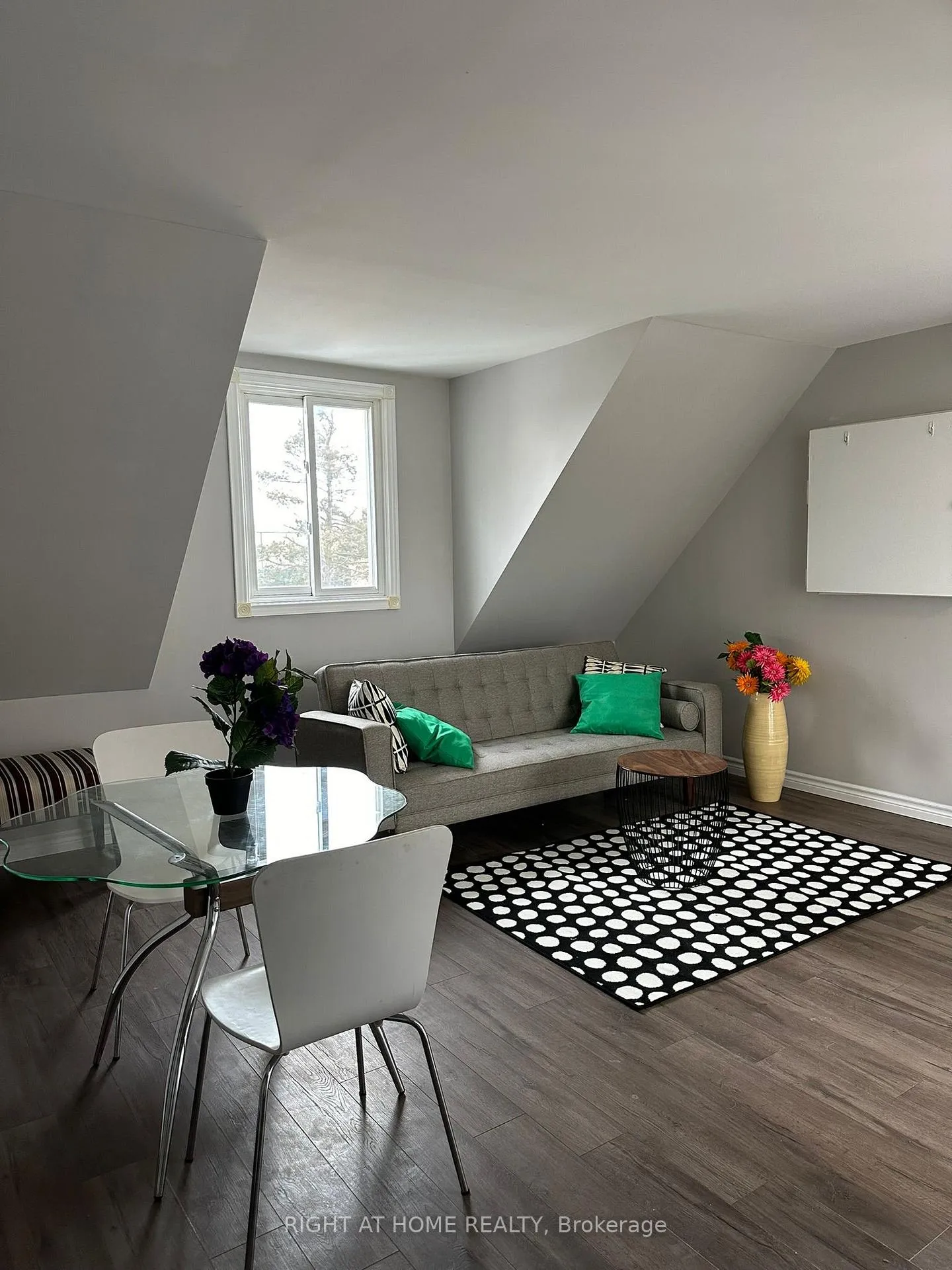 Photo 5 of Unit #3, 113 John Street, Barrie, Sanford — HOMEH