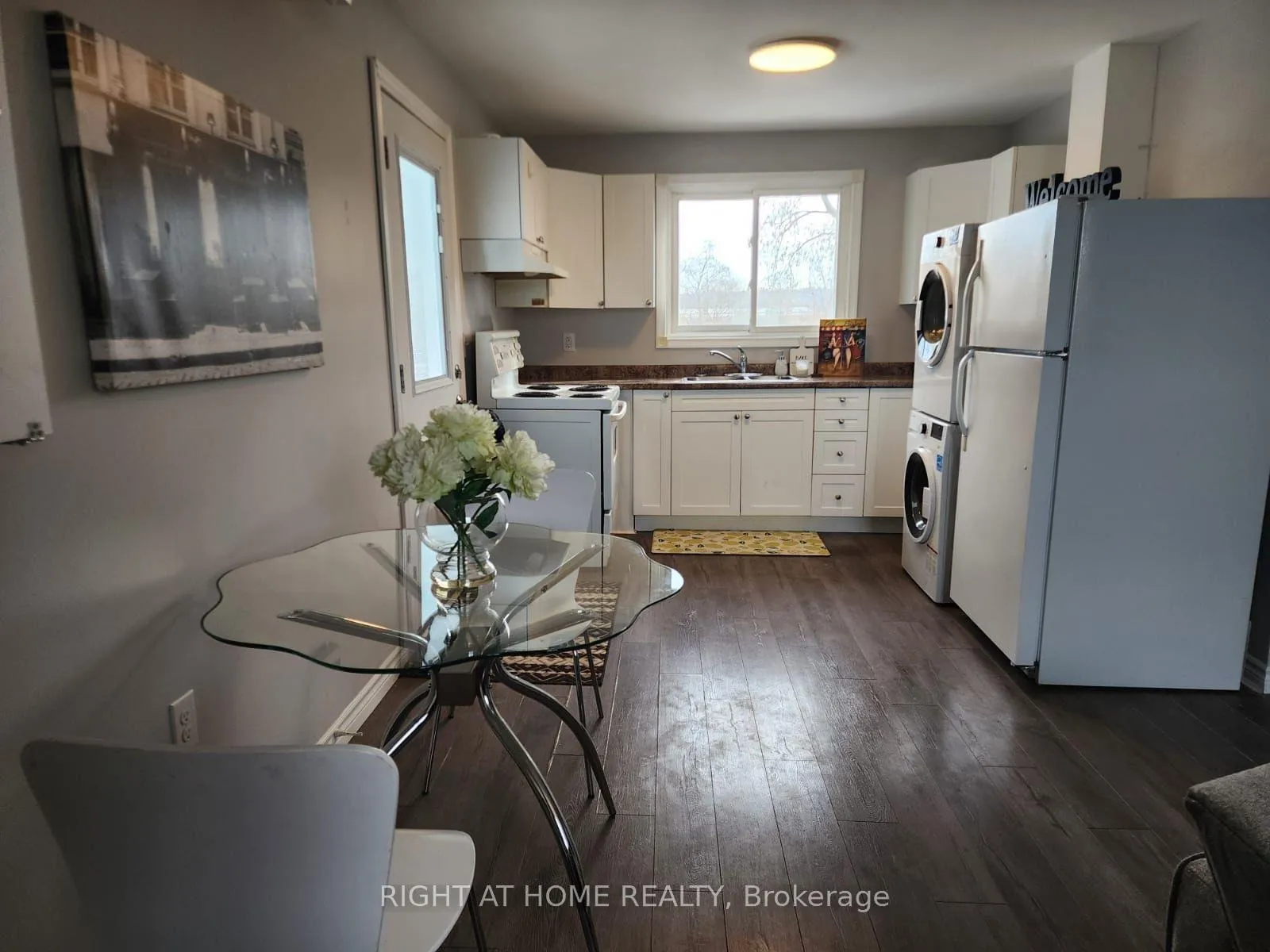 Photo 8 of Unit #3, 113 John Street, Barrie, Sanford — HOMEH