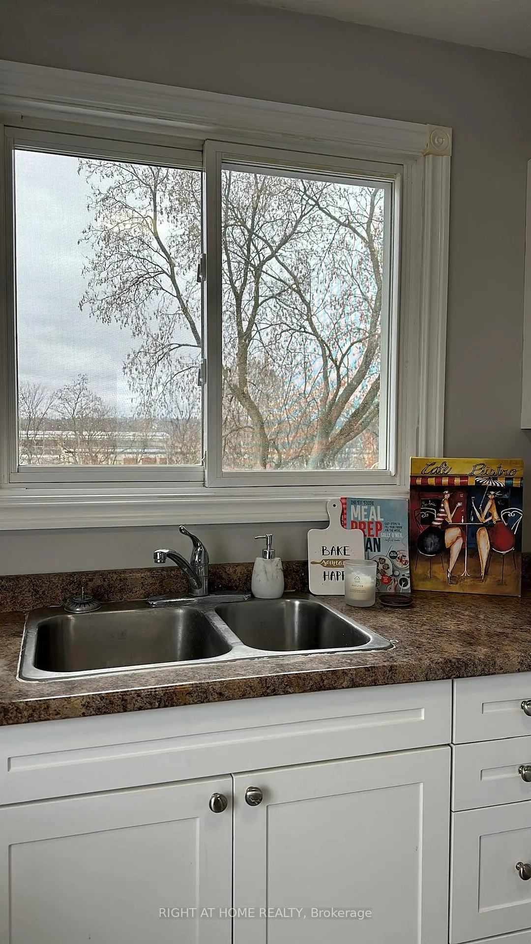 Photo 9 of Unit #3, 113 John Street, Barrie, Sanford — HOMEH