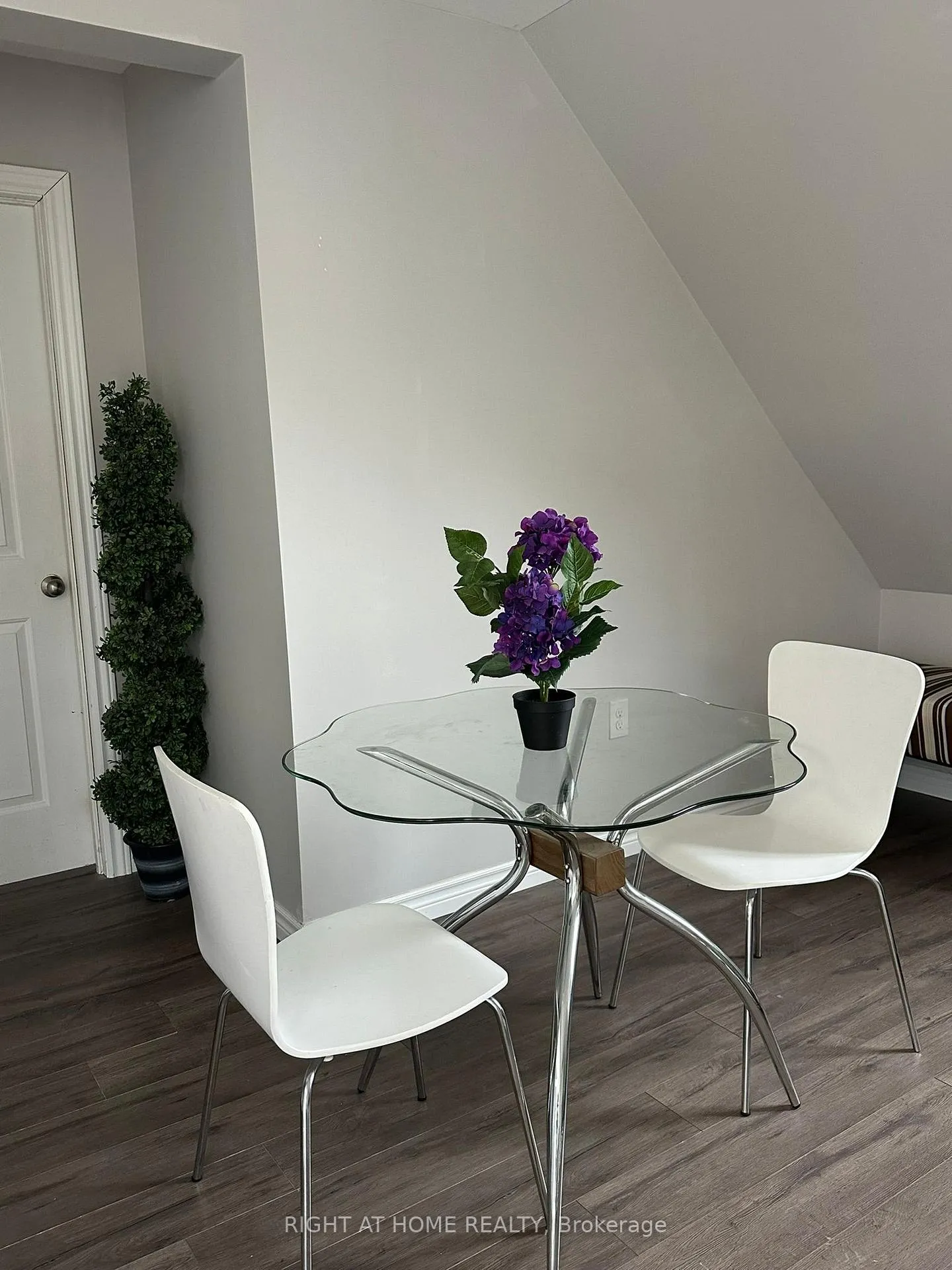 Photo 10 of Unit #3, 113 John Street, Barrie, Sanford — HOMEH