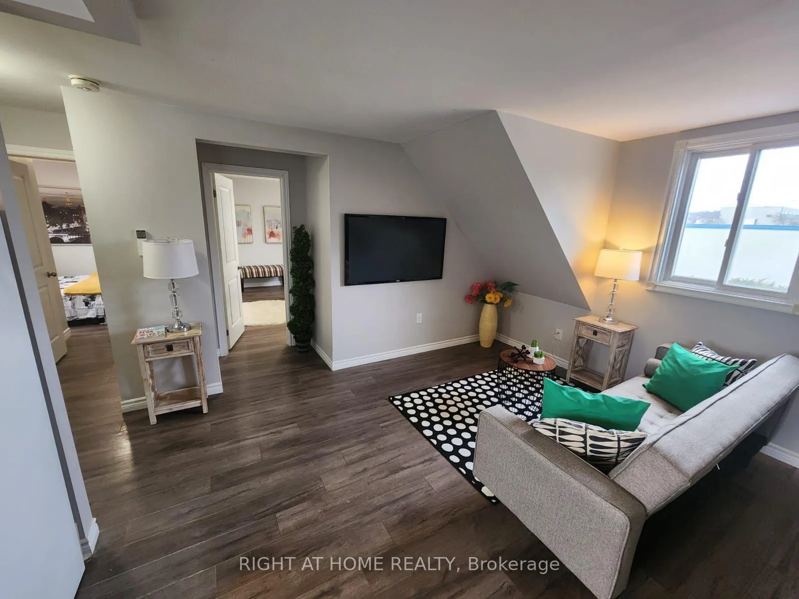 Photo 11 of Unit #3, 113 John Street, Barrie, Sanford — HOMEH