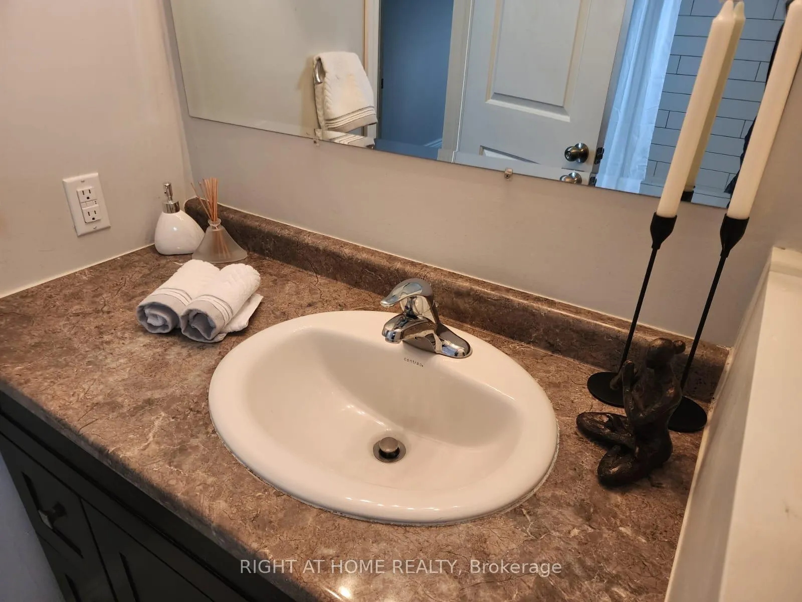 Photo 14 of Unit #3, 113 John Street, Barrie, Sanford — HOMEH
