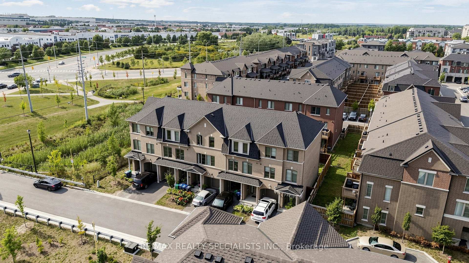 Photo 4 of 14 Bretlon Street, Brampton, Goreway Drive Corridor — HOMEH