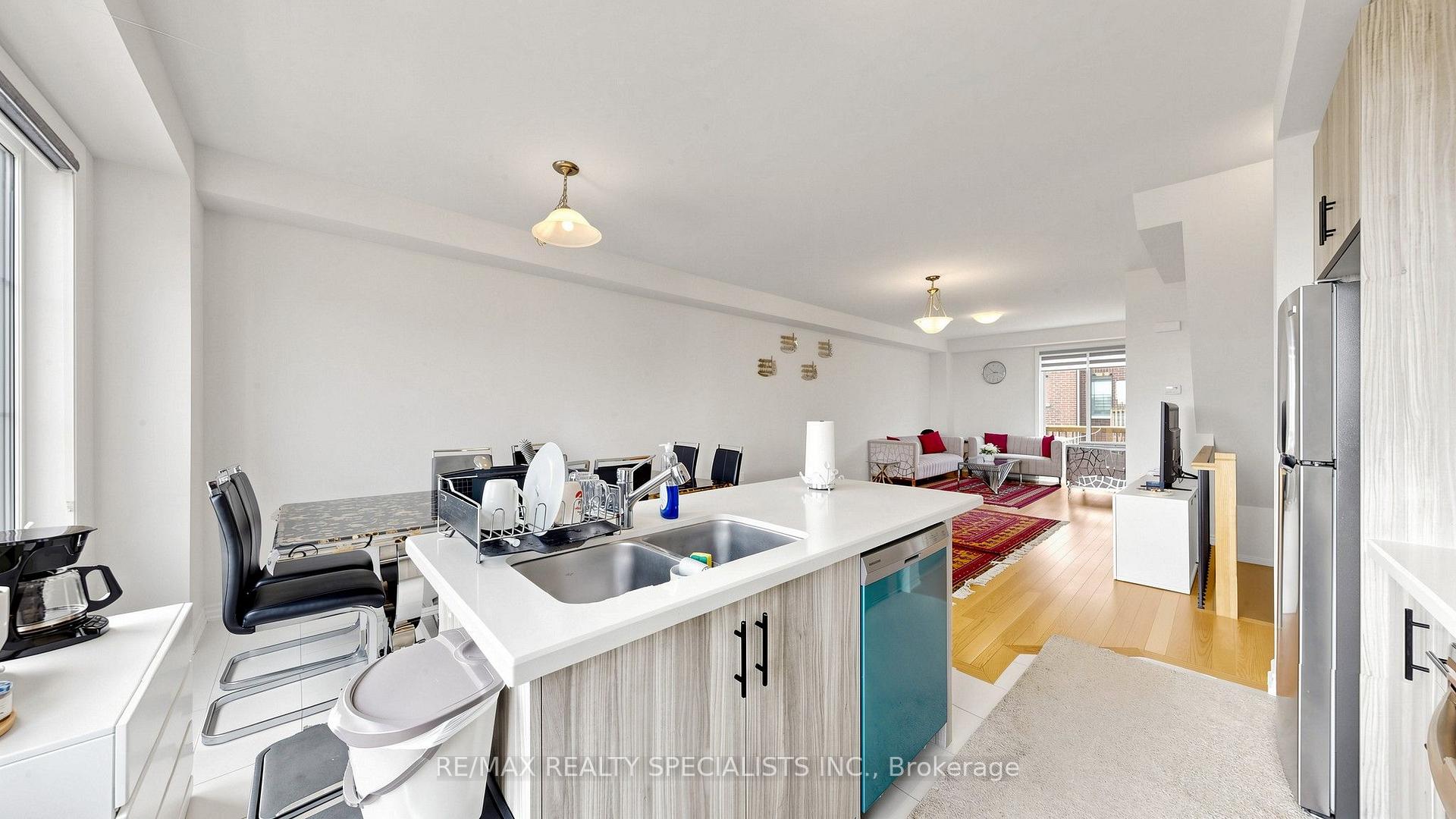 Photo 16 of 14 Bretlon Street, Brampton, Goreway Drive Corridor — HOMEH