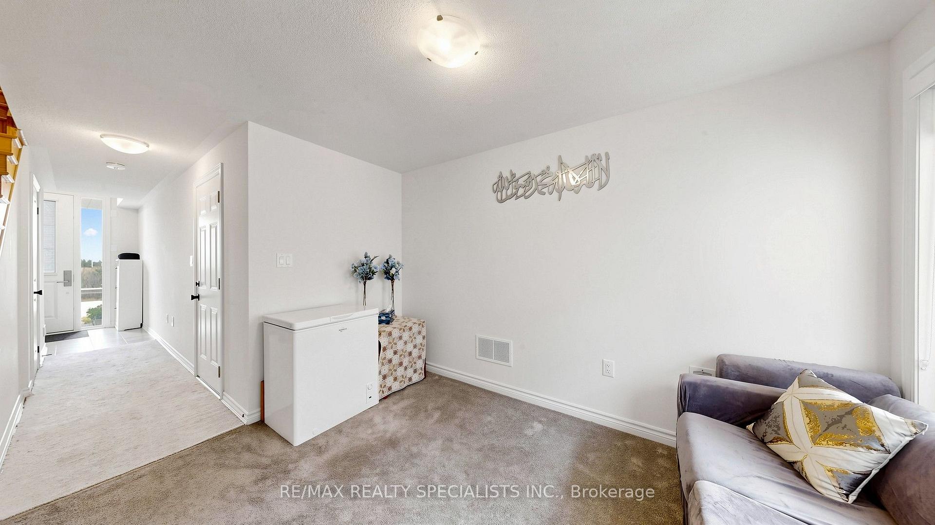 Photo 23 of 14 Bretlon Street, Brampton, Goreway Drive Corridor — HOMEH