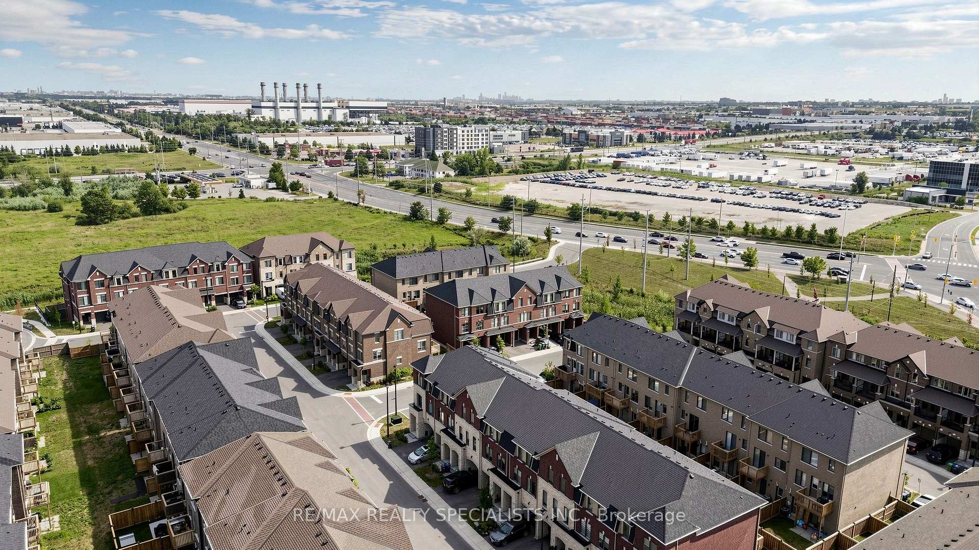 Photo 42 of 14 Bretlon Street, Brampton, Goreway Drive Corridor — HOMEH