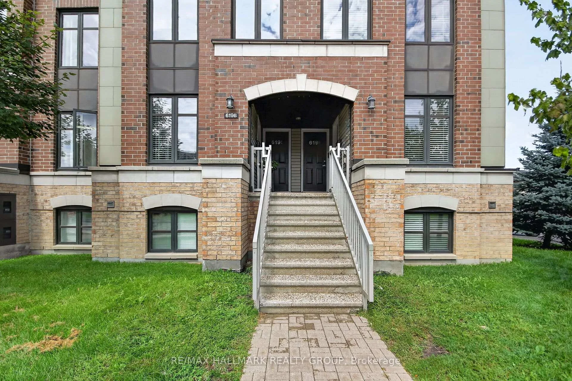 Photo 2 of 619 A Chapman Mills Drive, Ottawa, Barrhaven - Strandherd — HOMEH