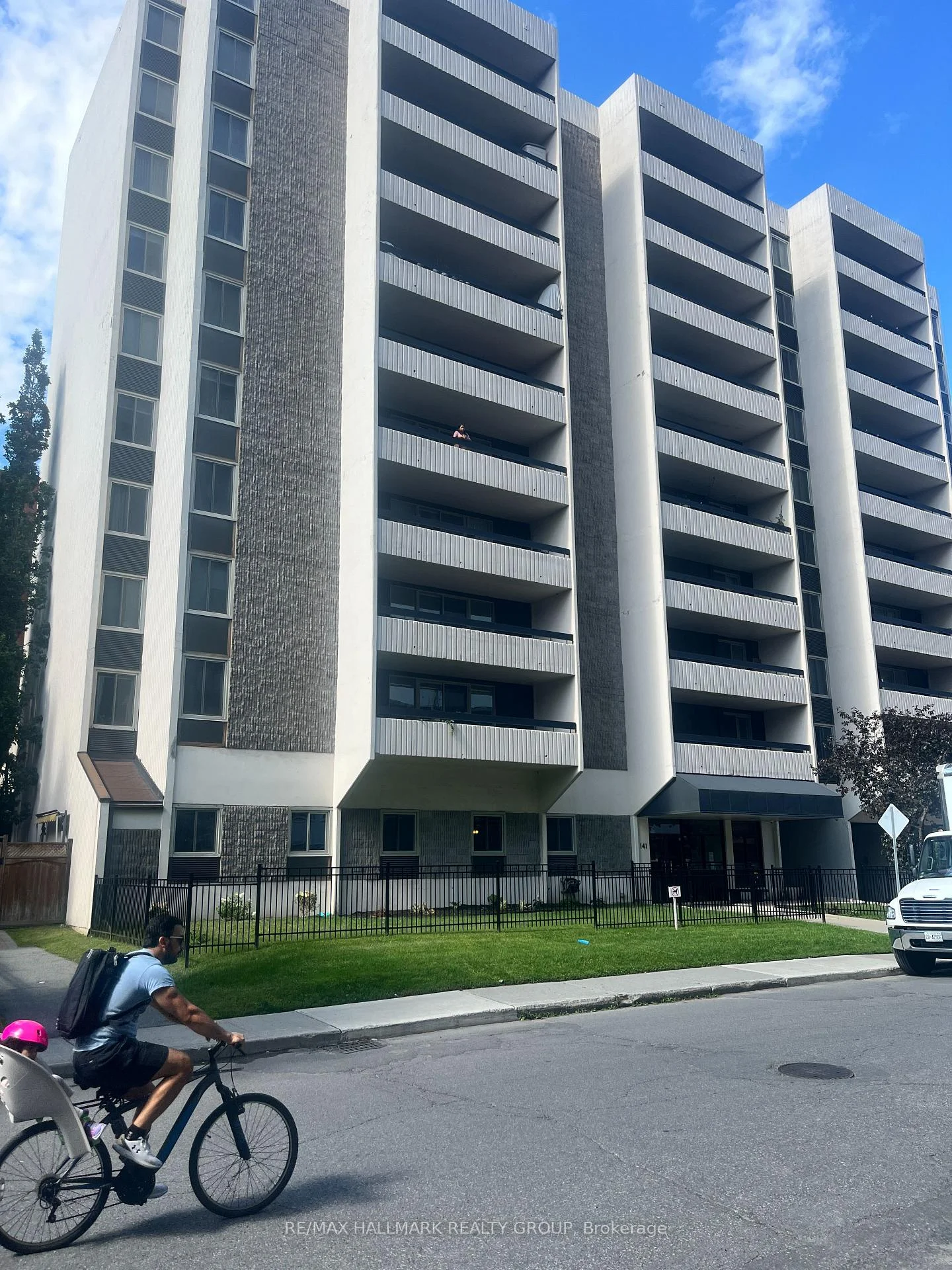 Photo 4 of 619 A Chapman Mills Drive, Ottawa, Barrhaven - Strandherd — HOMEH