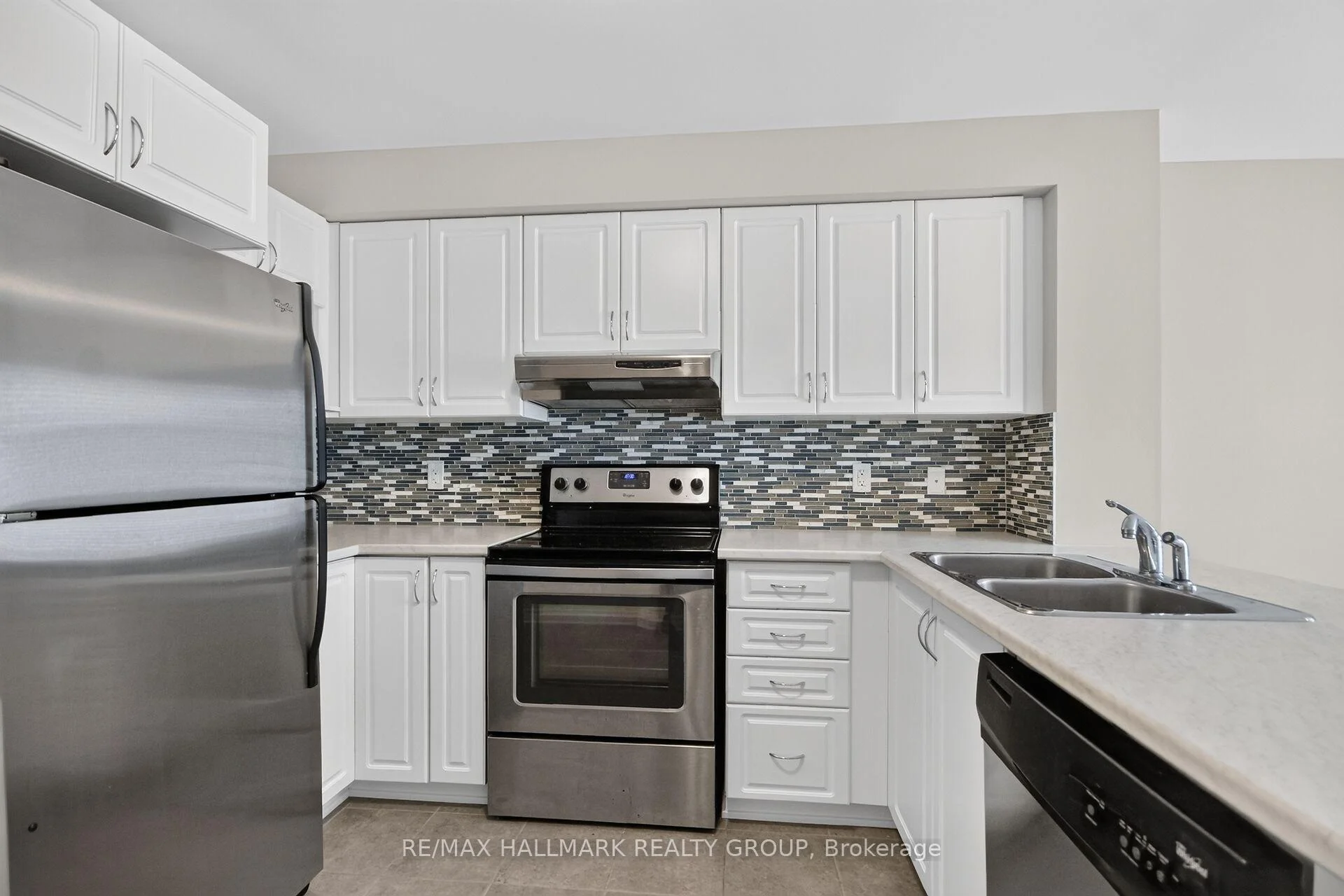 Photo 33 of 619 A Chapman Mills Drive, Ottawa, Barrhaven - Strandherd — HOMEH