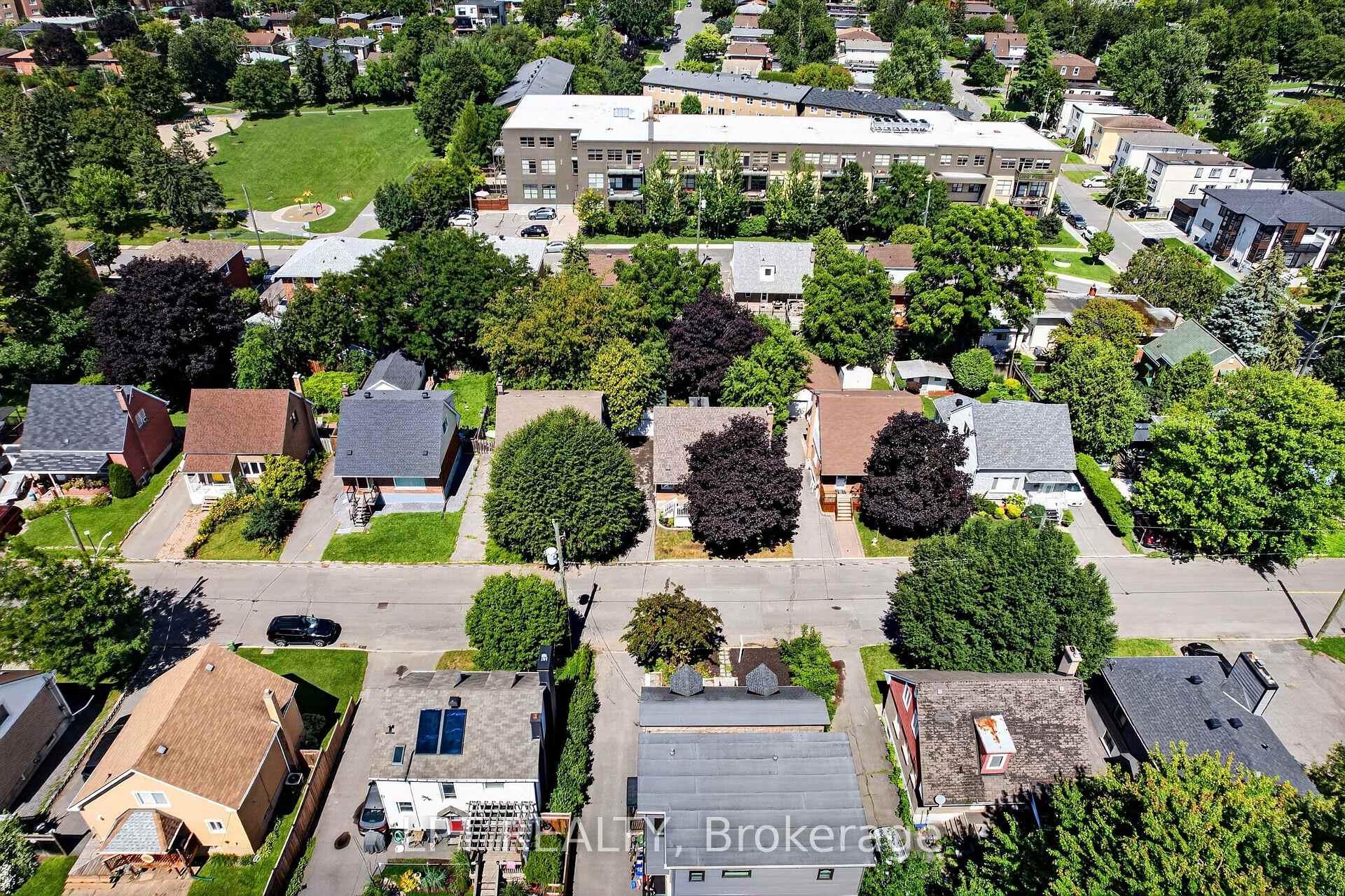 Photo 32 of 337 Joffre-Belanger Way, Ottawa, Vanier — HOMEH