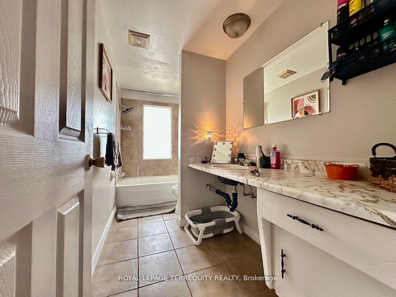 Photo 11 of 10 Orchard Place, Chatham-Kent — HOMEH