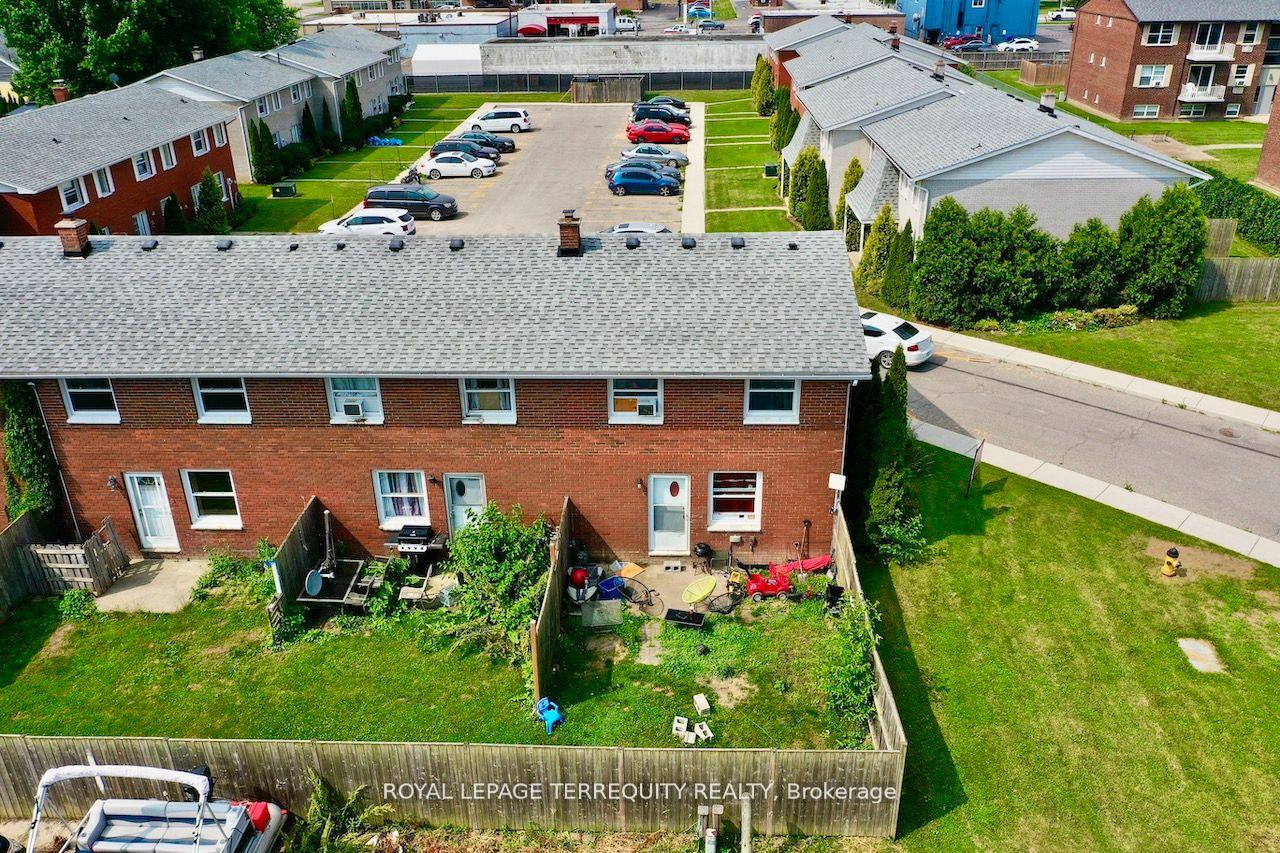 Photo 16 of 10 Orchard Place, Chatham-Kent — HOMEH